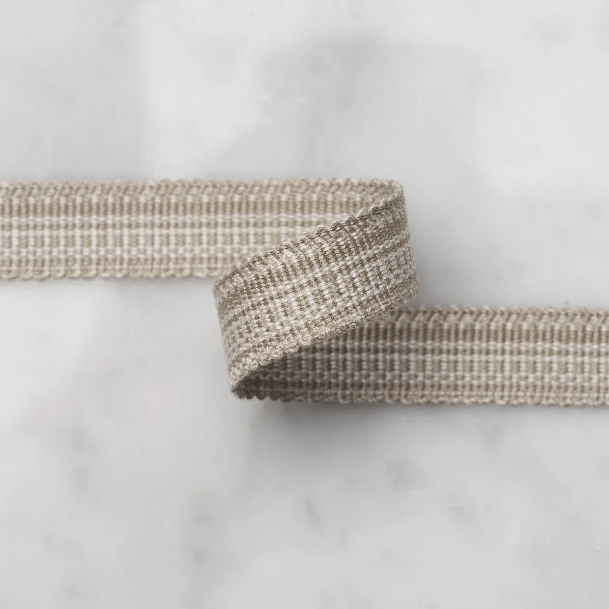 83951 | Cotton Strié Tape Narrow - Sand Schumacher Cotton Strié Tape Narrow trim in Sand (83951)
