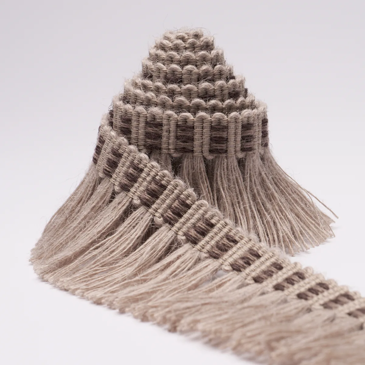 85563 | Country Fringe - Burlap Schumacher Country Fringe trim in Burlap (85563)