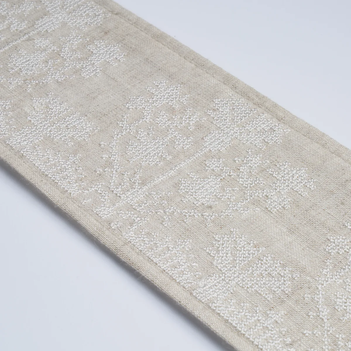 81662 | Custis Embroidered Tape - Shell Schumacher Custis Embroidered Tape trim in Shell (81662)