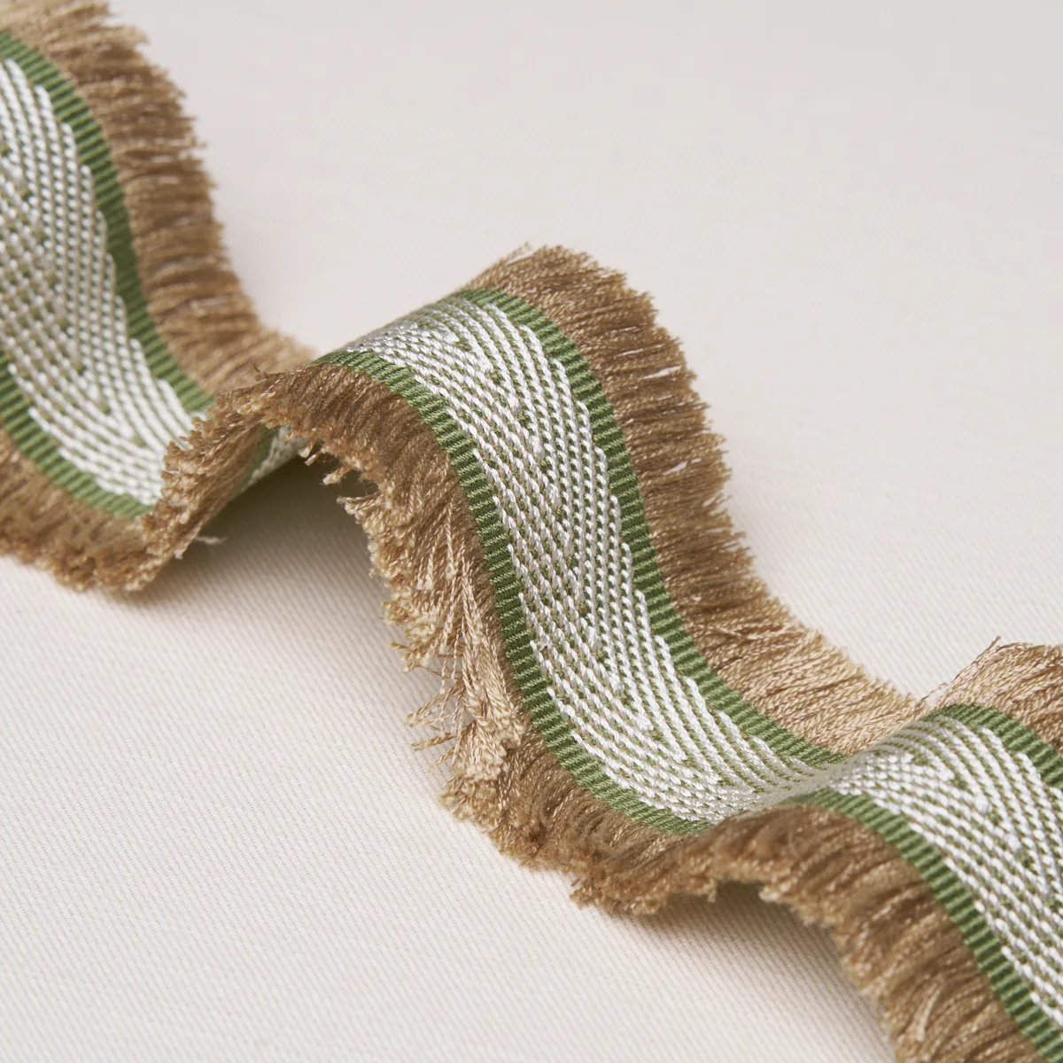 86372 | Felicity Fringe Trim - Leaf Schumacher Felicity Fringe Trim in Leaf (86372)