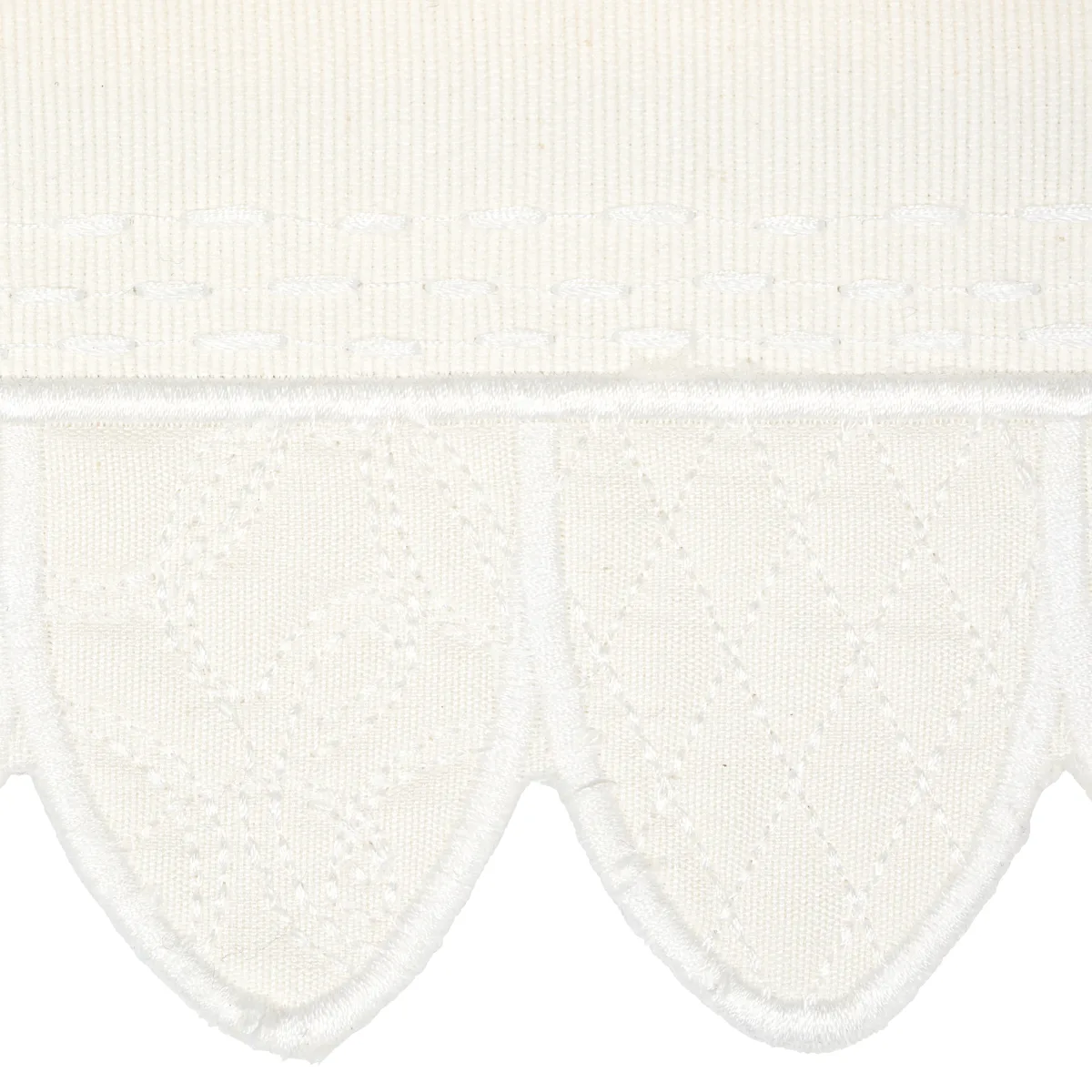 81180 | Heraldic Trim - Ivory Schumacher Heraldic Trim in Ivory (81180)