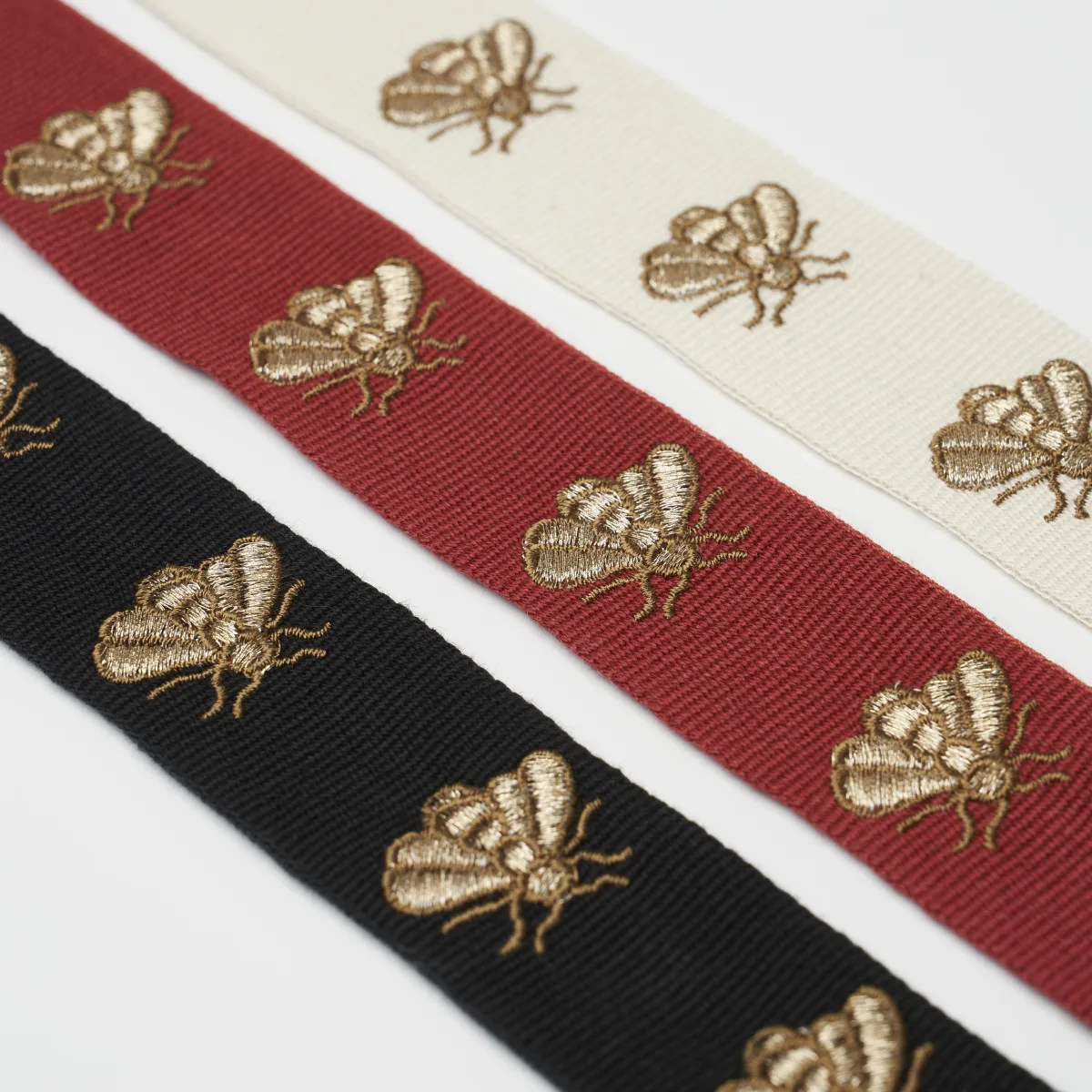 83532 | Hubert'S Bees Tape - Ivory & Gold Schumacher Hubert'S Bees Tape trim in Ivory & Gold (83532)