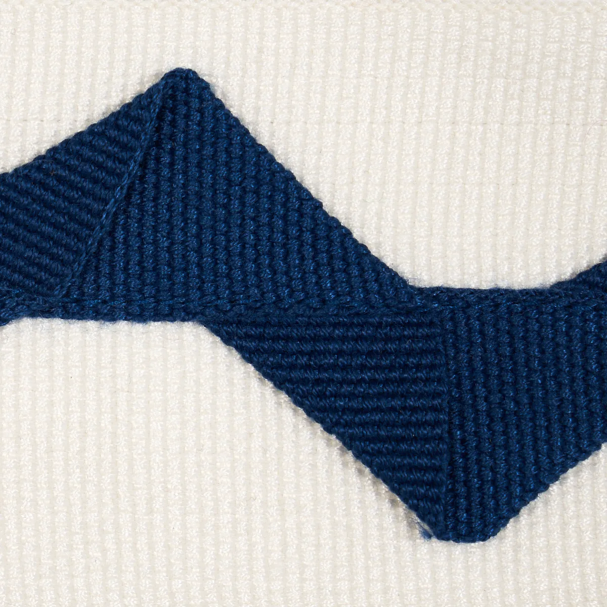 82241 | Lazare Appliqué Tape - Navy on Ivory Schumacher Lazare Appliqué Tape trim in Navy on Ivory (82241)