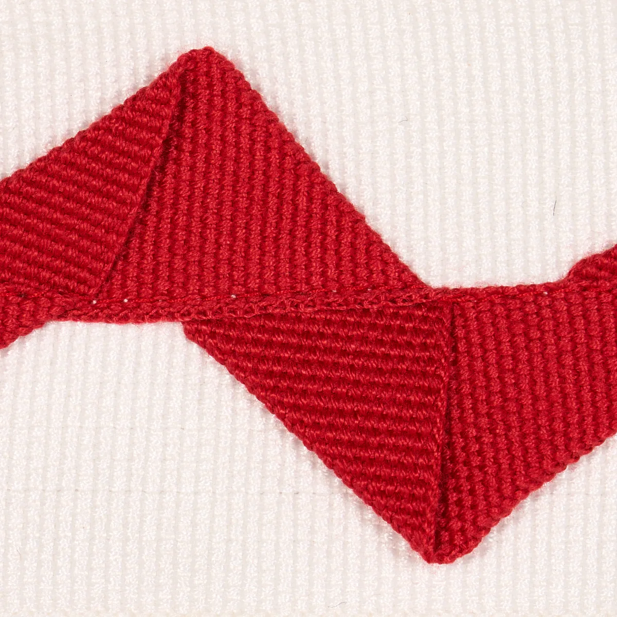 82244 | Lazare Appliqué Tape - Red on Ivory Schumacher Lazare Appliqué Tape trim in Red on Ivory (82244)