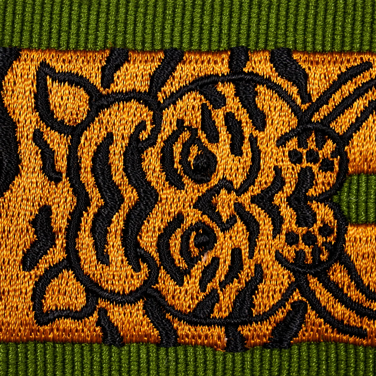 82511 | Le Tigre Embroidered Trim - Green Schumacher Le Tigre Embroidered Trim in Green (82511)
