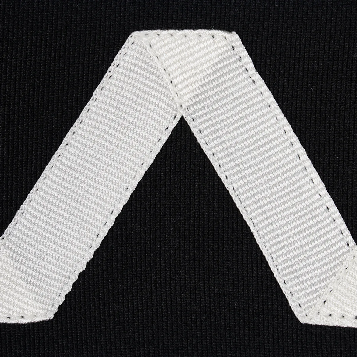 80871 | Legere Appliqué Tape - Ivory on Black Schumacher Legere Appliqué Tape trim in Ivory on Black (80871)