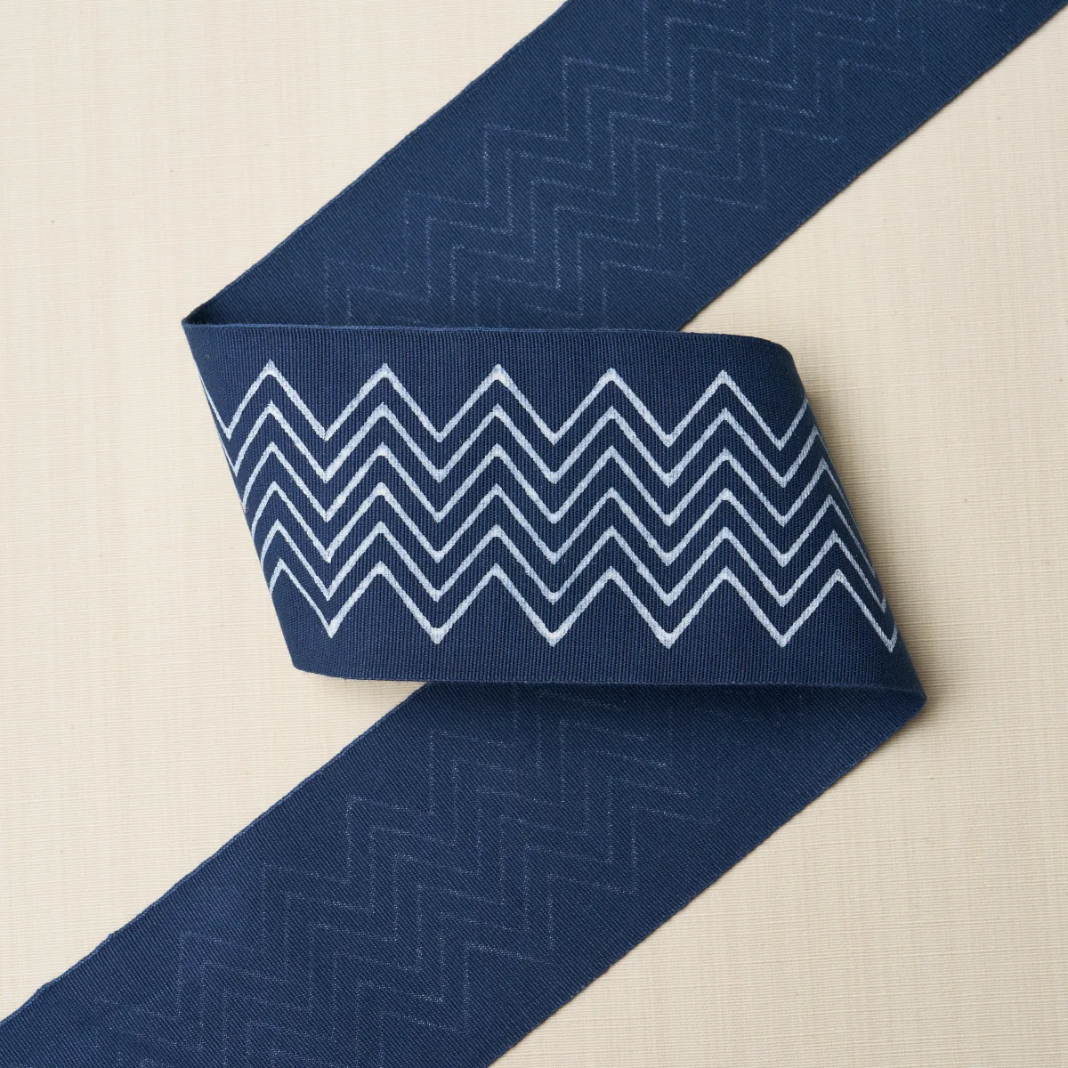 181382 | Leora Hand Blocked Tape Narrow - Indigo Schumacher Leora Hand Blocked Tape Narrow trim in Indigo (181382)