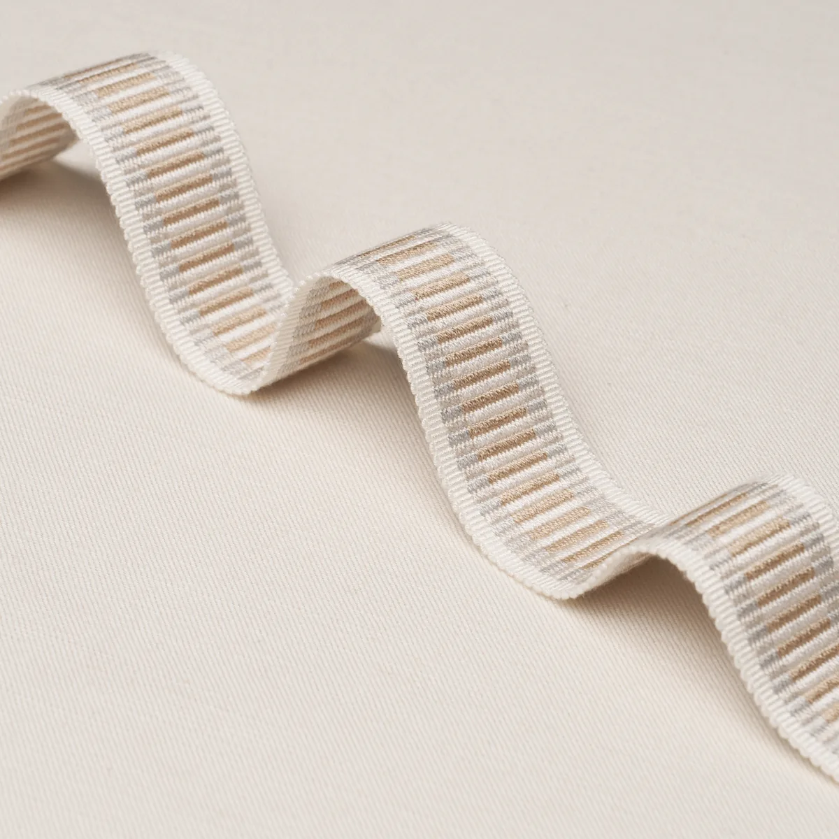 63336 | Litchfield Braid - Dove Schumacher Litchfield Braid trim in Dove (63336)