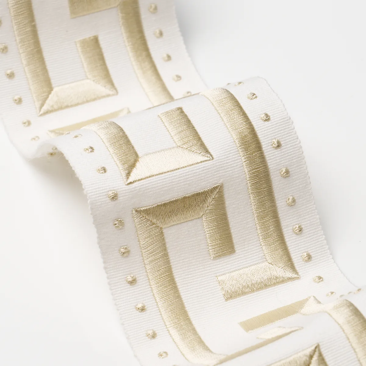 84584 | Margo Fret - Ivory Schumacher Margo Fret trim in Ivory (84584)
