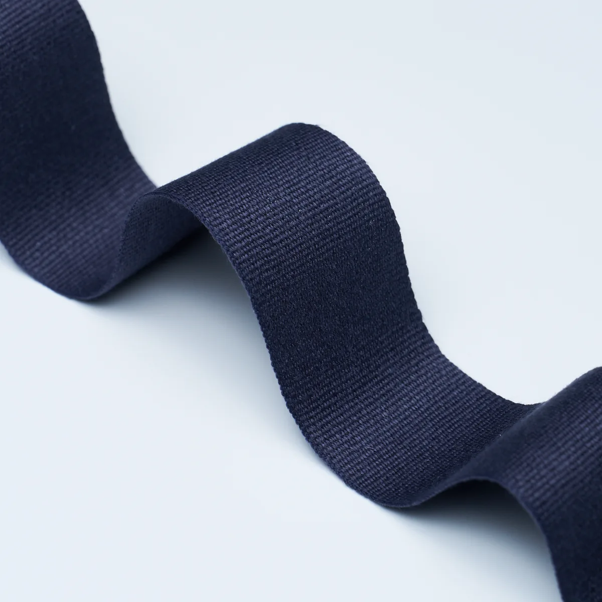 85251 | Mathias Linen Tape Wide - Navy Schumacher Mathias Linen Tape Wide trim in Navy (85251)