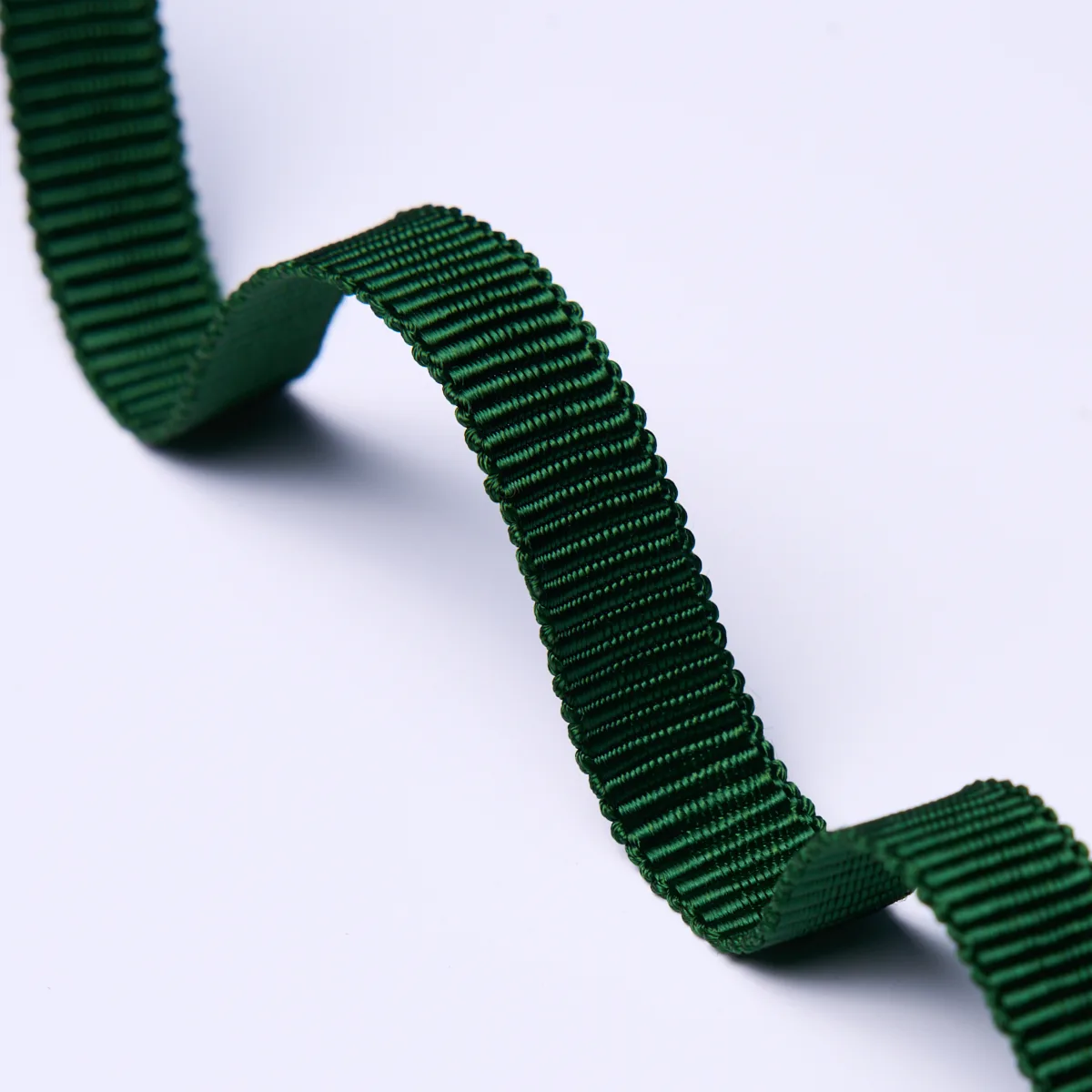 74991 | Narrow Faille Tape - Emerald Schumacher Narrow Faille Tape trim in Emerald (74991)