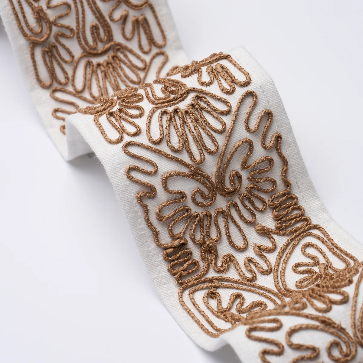 84760 | Nico Tape - Natural Schumacher Nico Tape trim in Natural (84760)