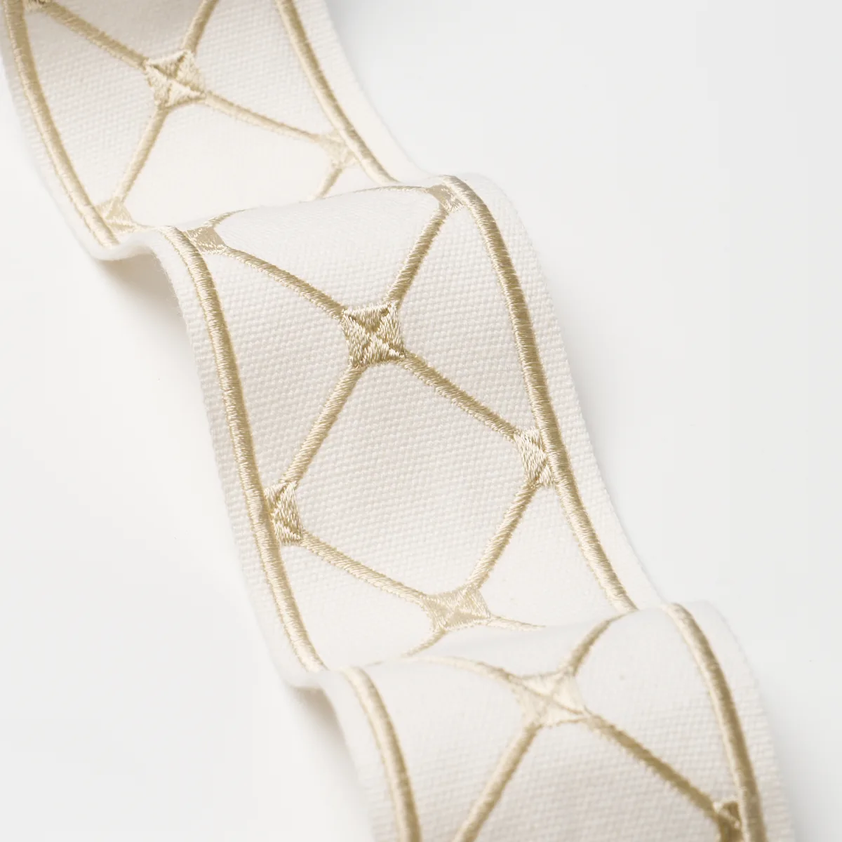 84603 | Parisian Bamboo - Ivory Schumacher Parisian Bamboo trim in Ivory (84603)