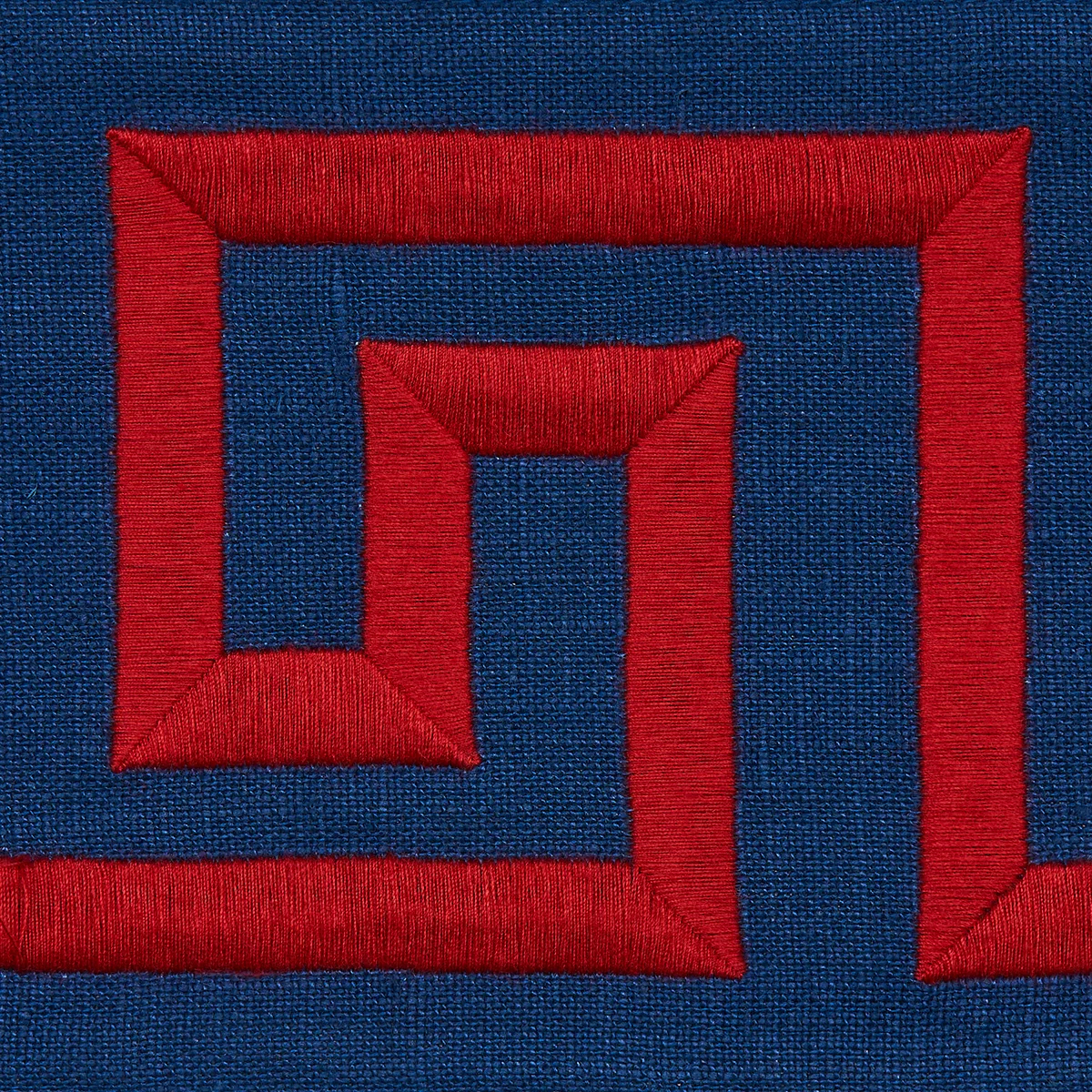 181253 | Plato Tape - Navy and Red Schumacher Plato Tape trim in Navy and Red (181253)