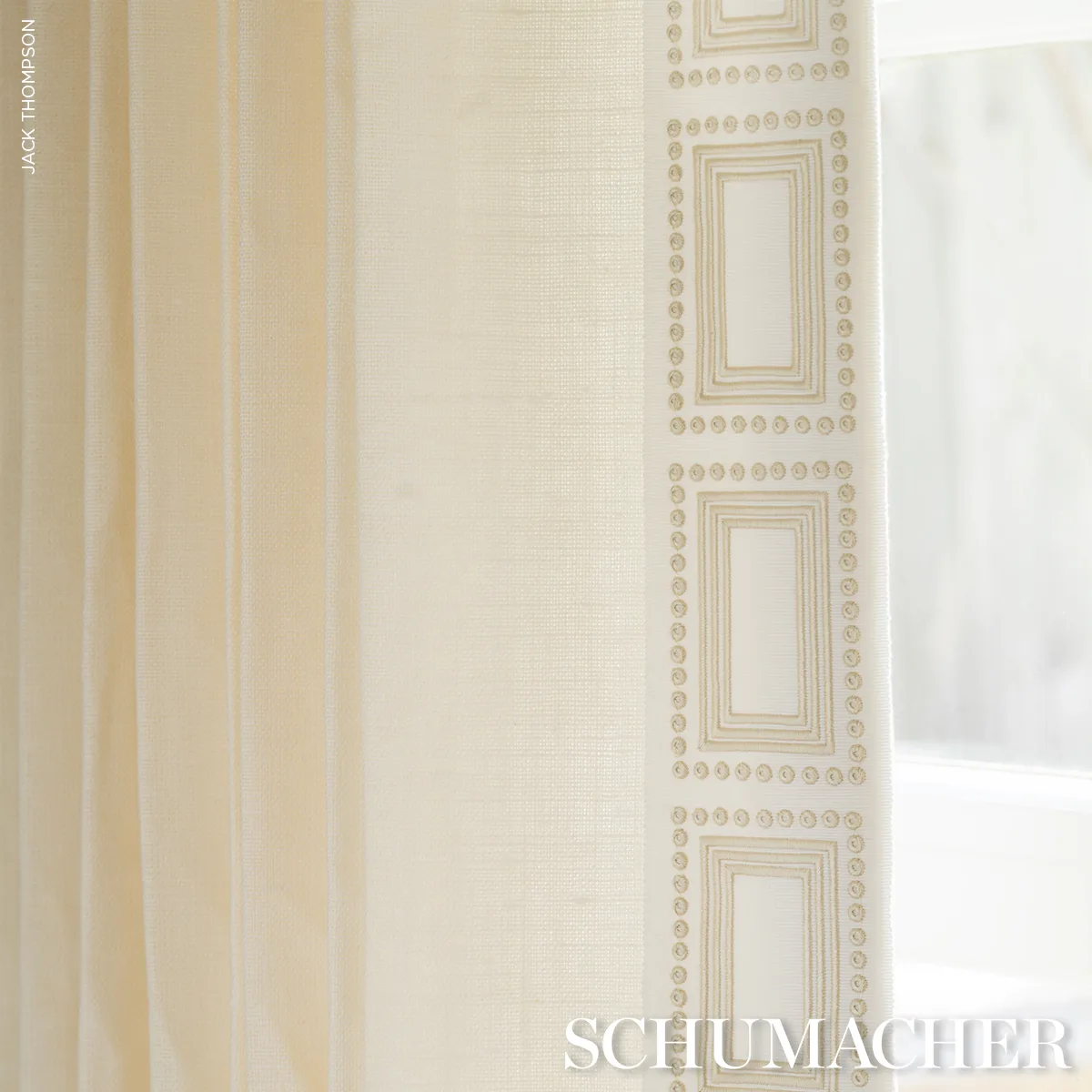 84610 | Porte Parisien - Ivory Schumacher Porte Parisien trim in Ivory (84610)