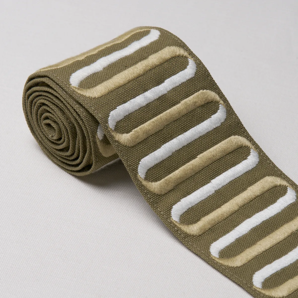 86340 | Ribbon Tape - Olive Schumacher Ribbon Tape trim in Olive (86340)