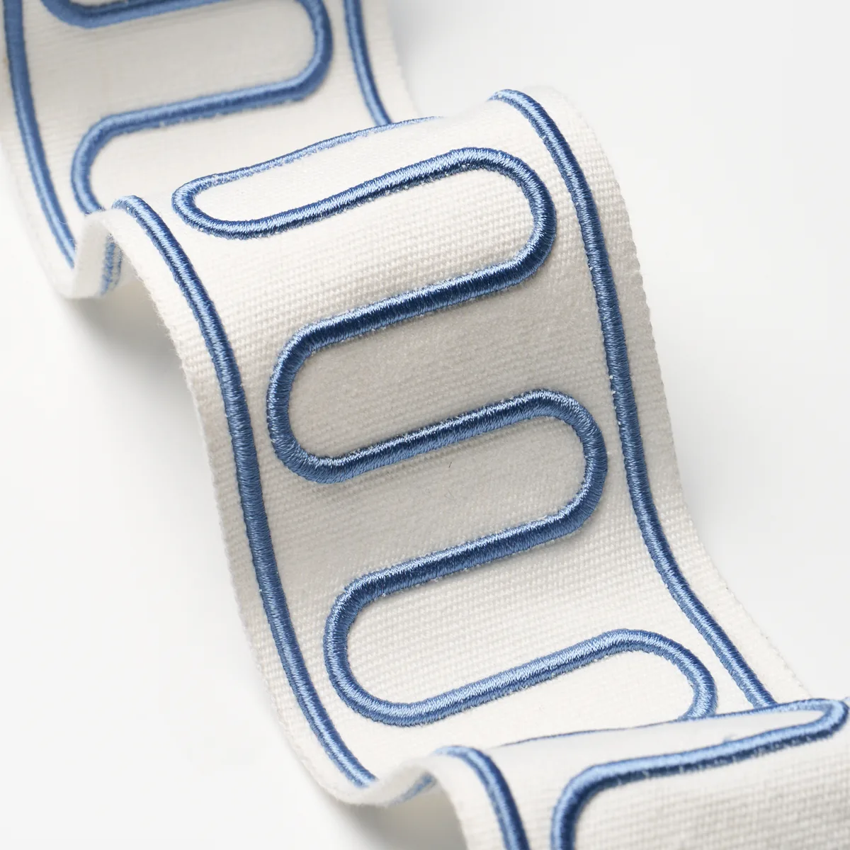 84621 | Royere Scroll - Porcelain Schumacher Royere Scroll trim in Porcelain (84621)
