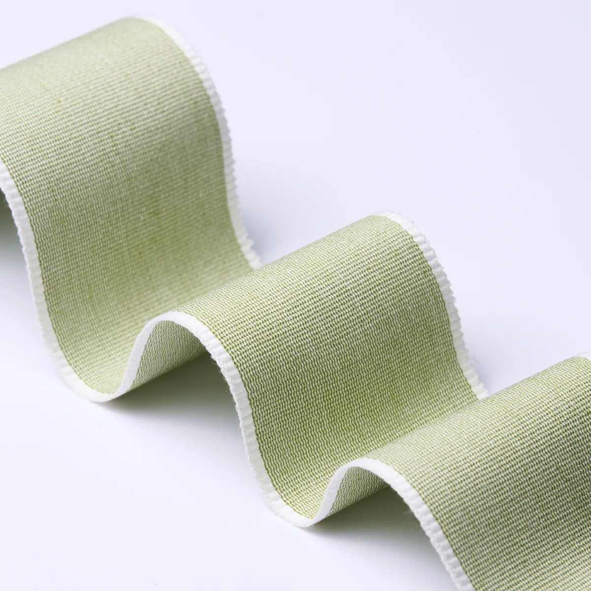 79384 | Sandpiper Tape Wide - Green Schumacher Sandpiper Tape Wide trim in Green (79384)