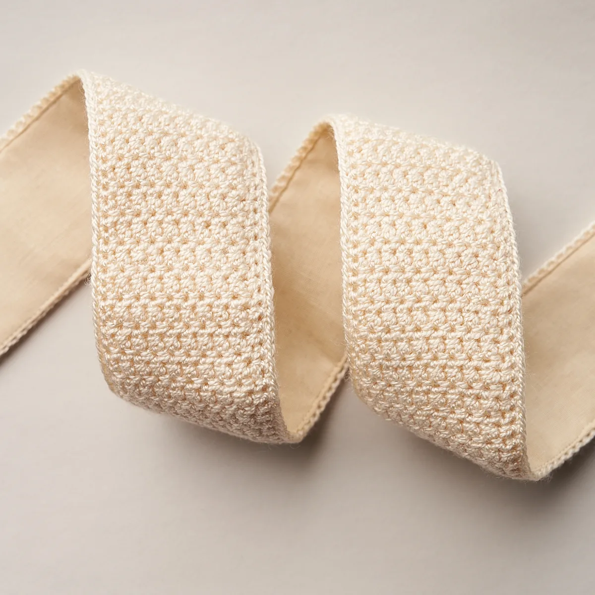 82670 | Sylvia Crochet Tape - Ivory Schumacher Sylvia Crochet Tape trim in Ivory (82670)