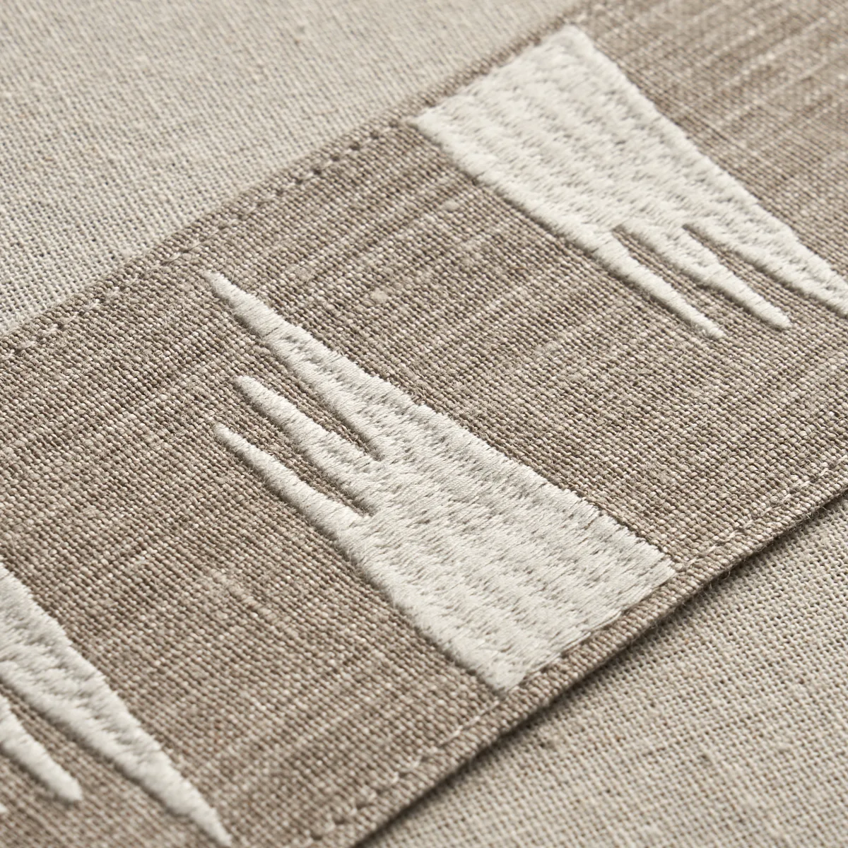 Schumacher Tutsi Trim in Taupe (81780)