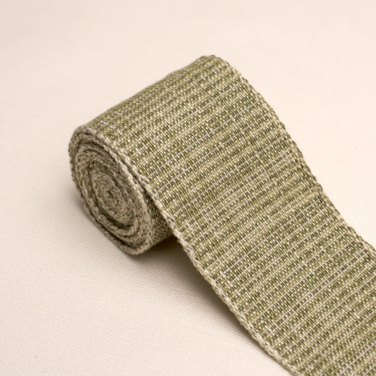 70739 | Tweed Tape Medium - Leaf Schumacher Tweed Tape Medium trim in Leaf (70739)