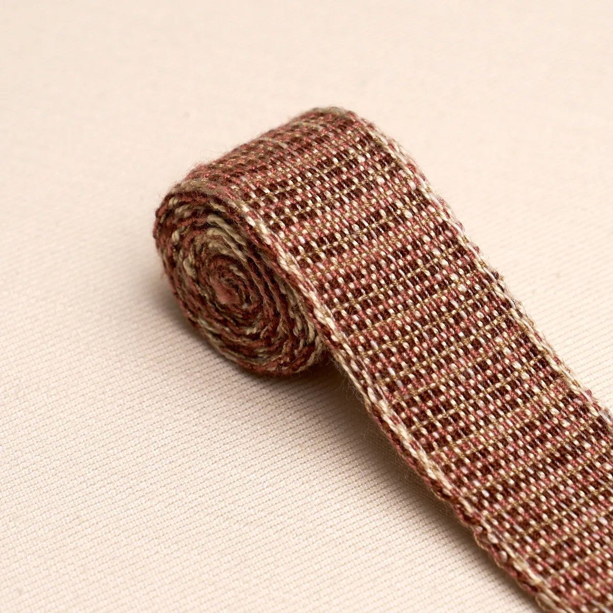 86204 | Tweed Tape Narrow - Brown Schumacher Tweed Tape Narrow trim in Brown (86204)
