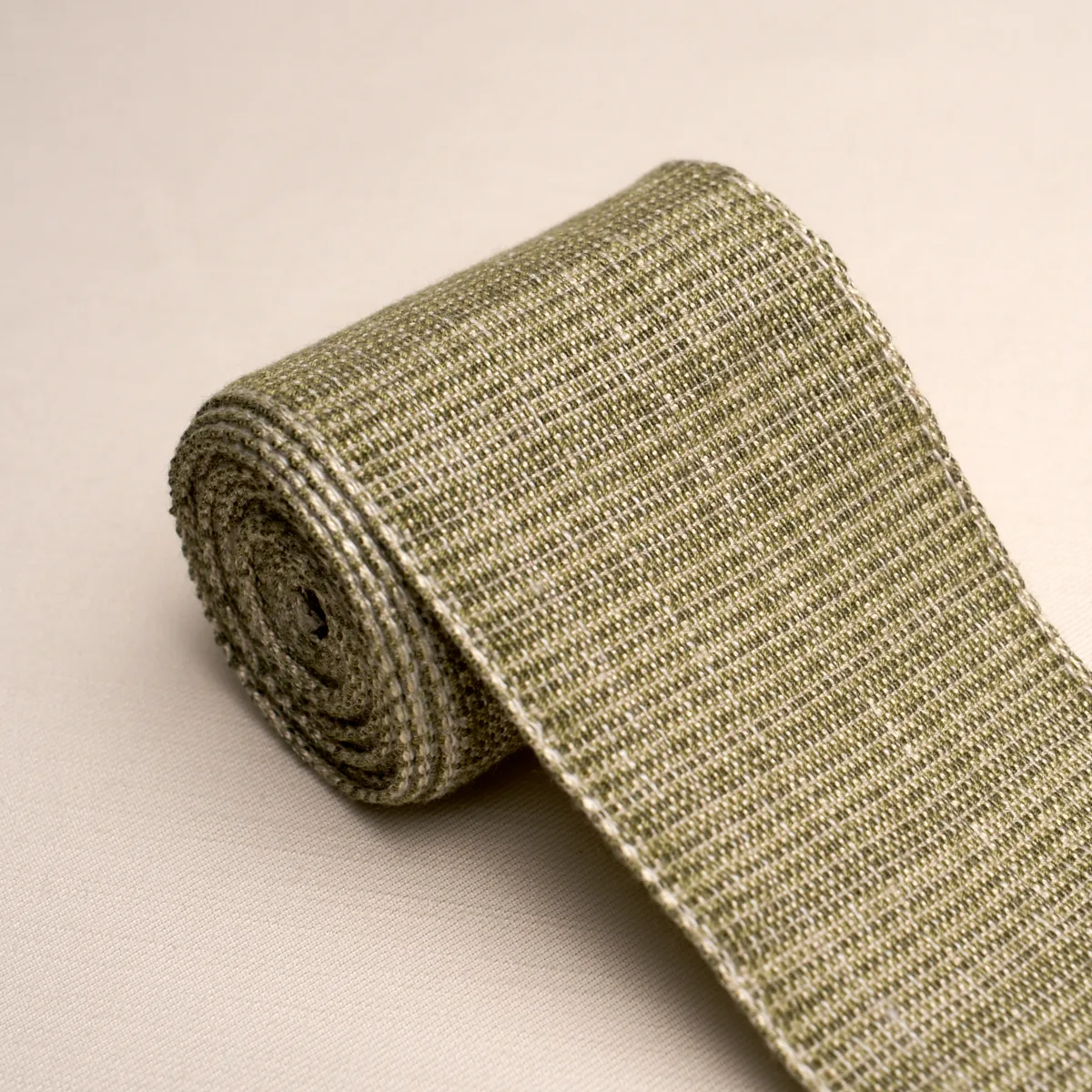 86211 | Tweed Tape Wide - Leaf Schumacher Tweed Tape Wide trim in Leaf (86211)