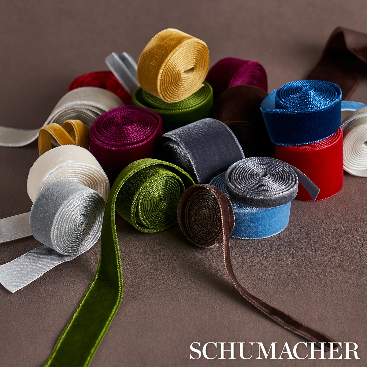 80969 | Velvet Tape Wide - Truffle Schumacher Velvet Tape Wide trim in Truffle (80969)