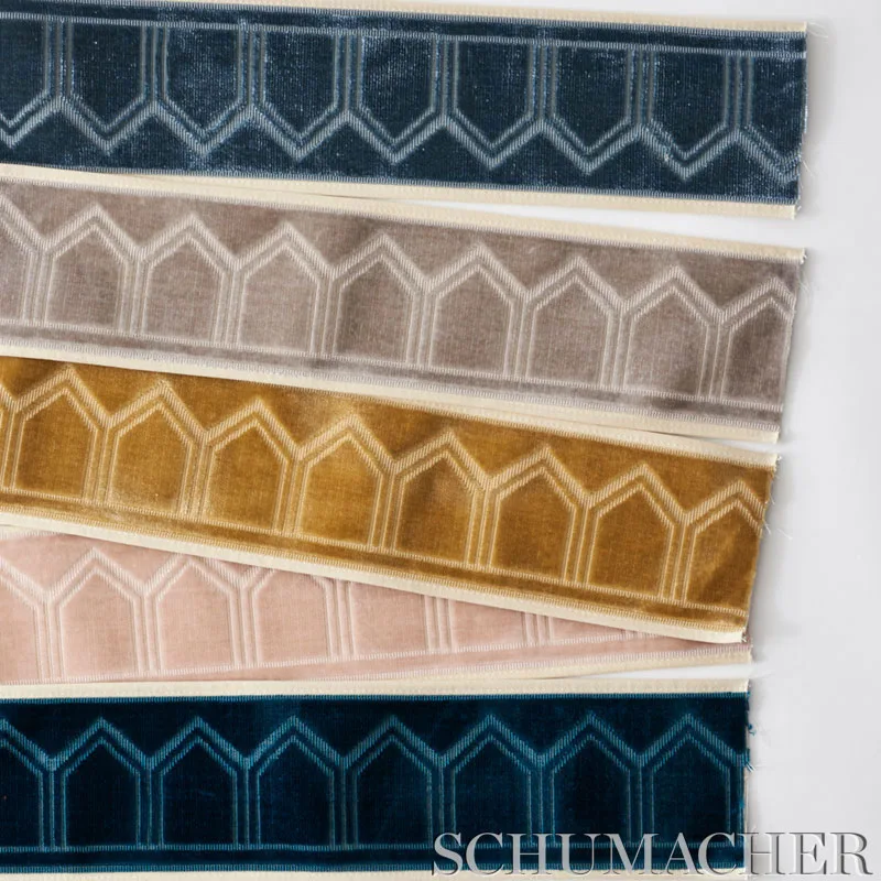 75732 | Vizier Velvet Tape - Moonstone Schumacher Vizier Velvet Tape trim in Moonstone (75732)