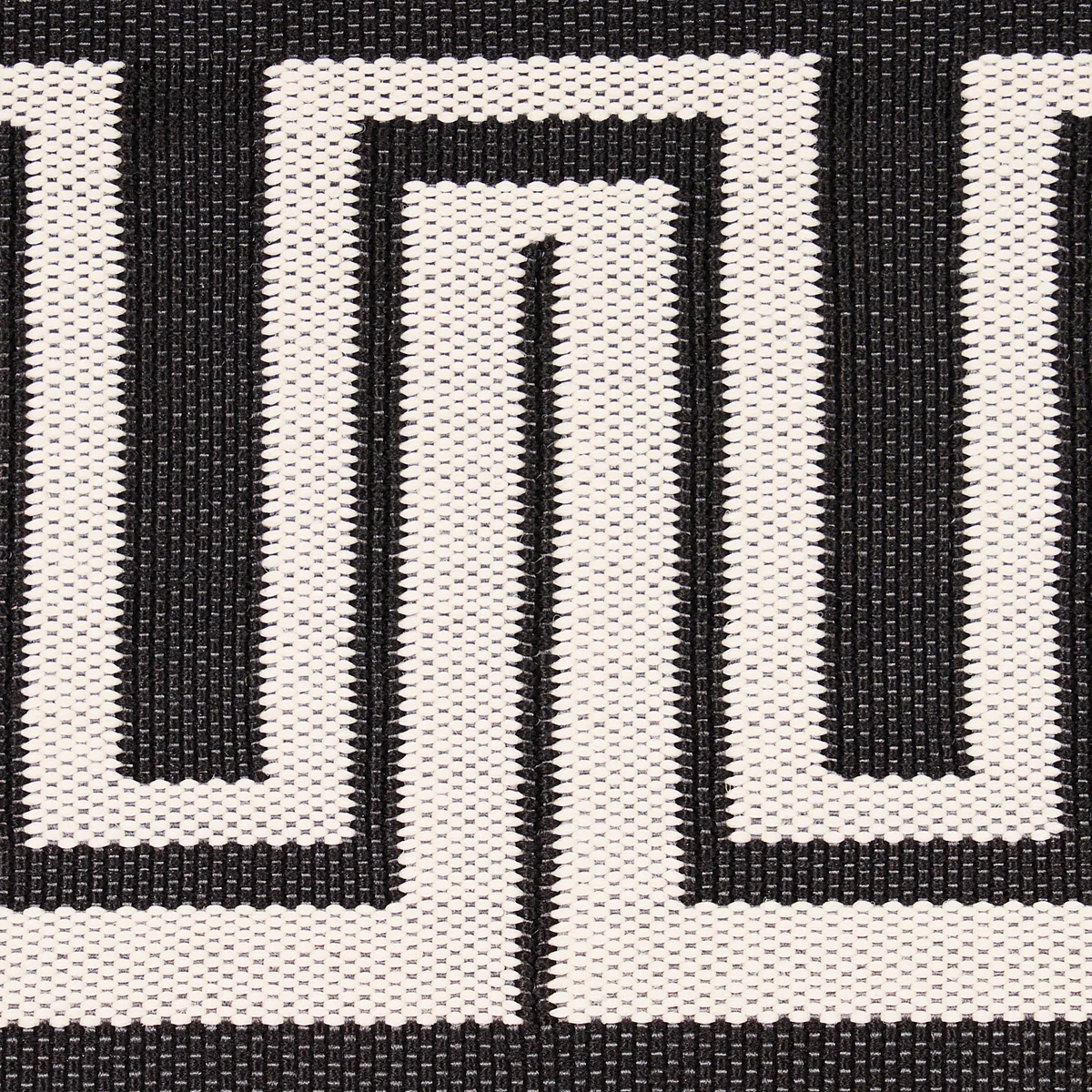 82442 | Zeus Indoor/Outdoor Tape - Black Schumacher Zeus Indoor/Outdoor Tape trim in Black (82442)