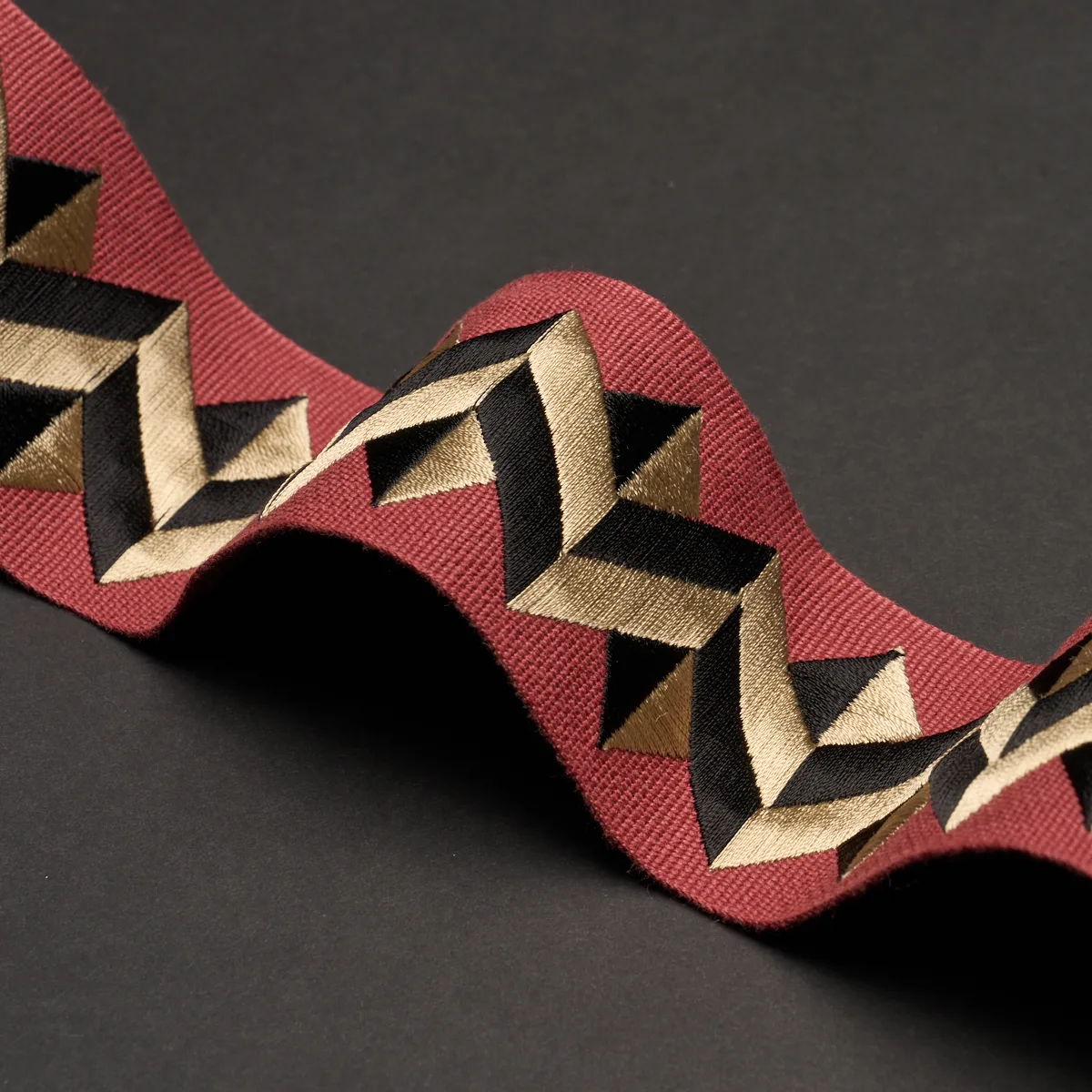 85580 | Zigzag Moderne Tape - Red Schumacher Zigzag Moderne Tape trim in Red (85580)