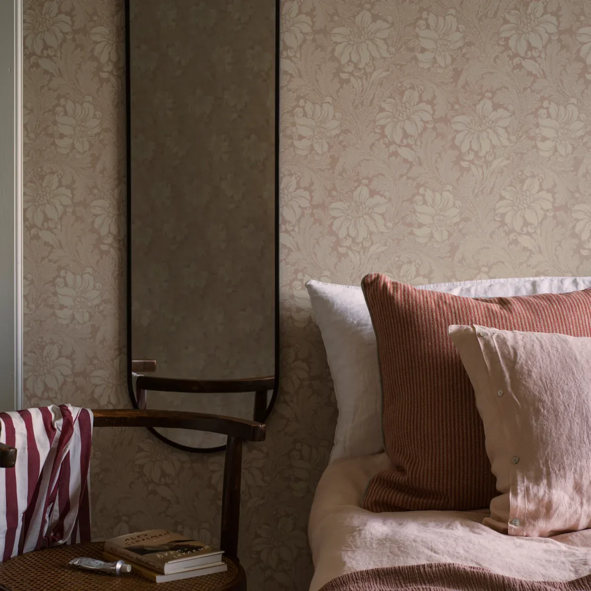 ACANTHUS GARDEN BLUSH Schumacher Wallpaper wallpaper - SKU 2009