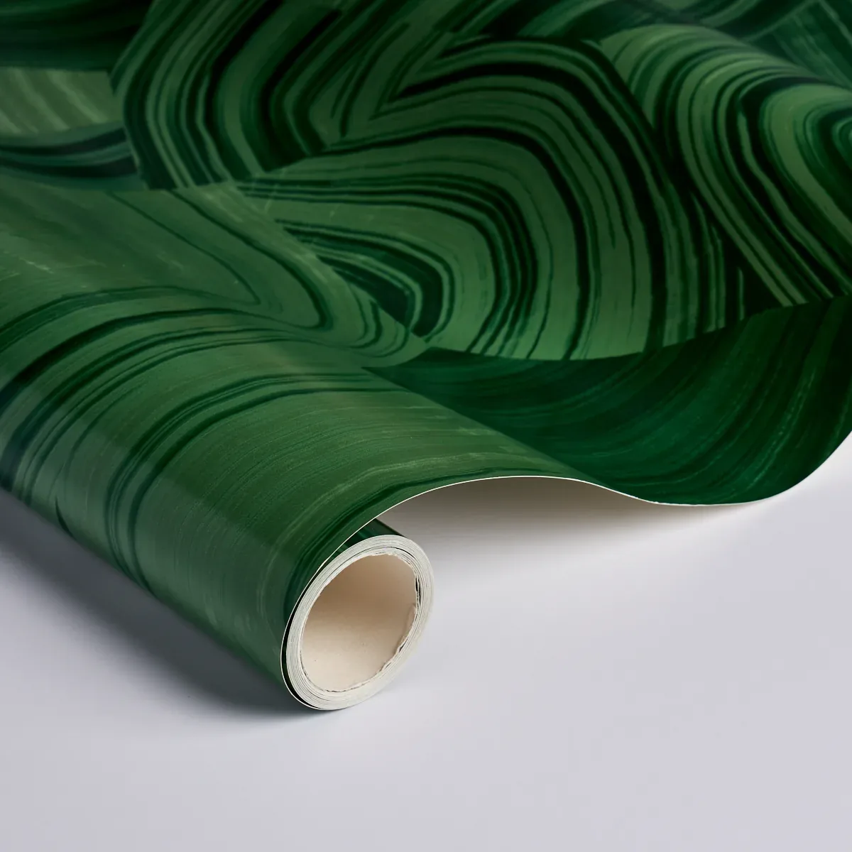 AGATE SLICE - MALACHITE GREEN Schumacher Wallpaper | Wallpap AGATE SLICE MALACHITE GREEN Schumacher Wallpaper wallpaper - SKU 5013891