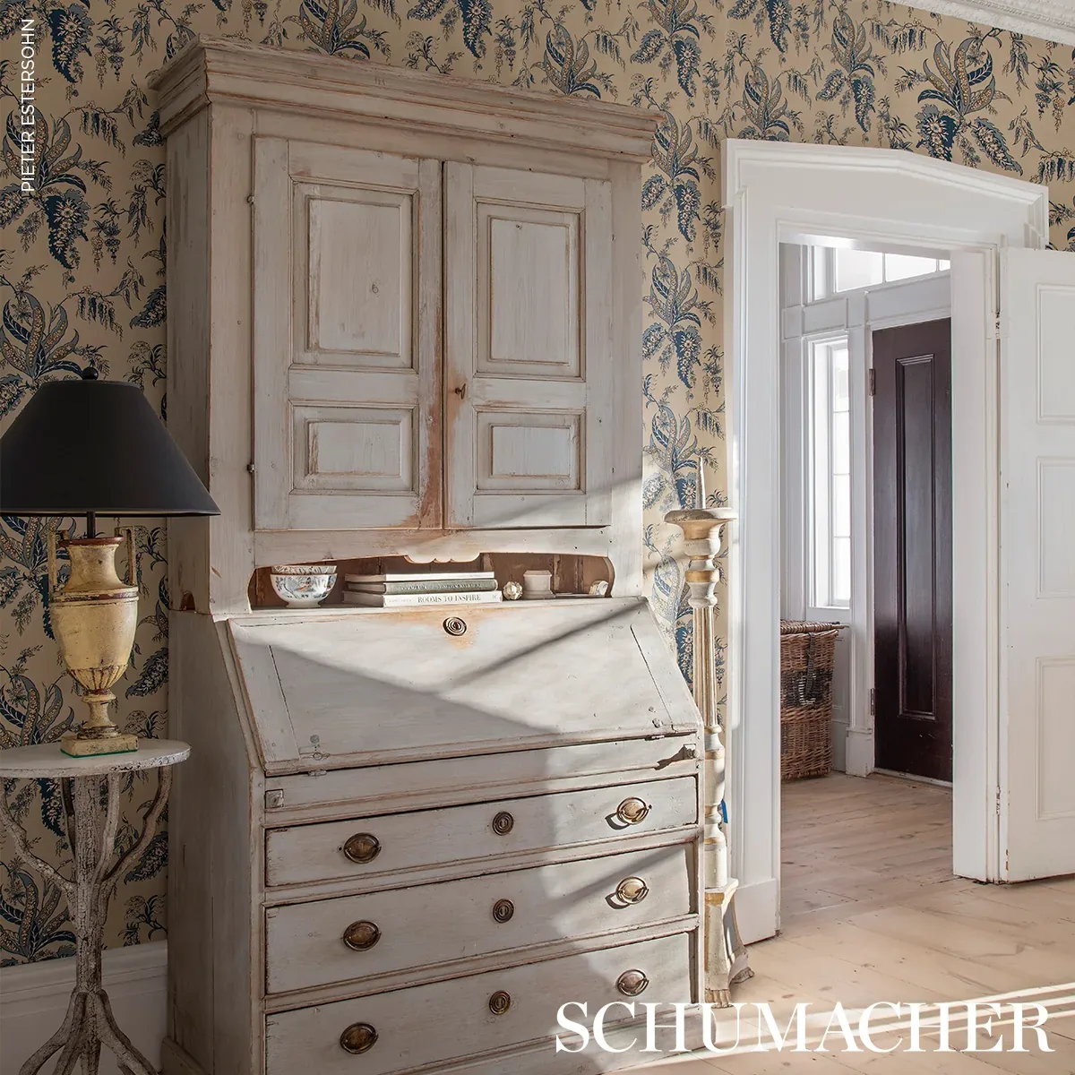 APOLLINE BOTANICAL - CIEL & MARINE Schumacher Wallpaper | Wa APOLLINE BOTANICAL CIEL & MARINE Schumacher Wallpaper wallpaper - SKU 5015501