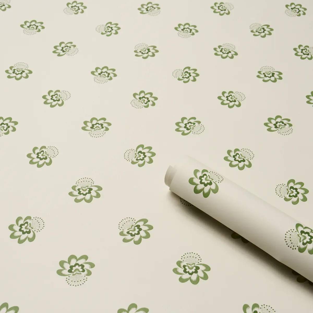 AUCLAIR FLORAL - GREEN Schumacher Wallpaper | Wallpaper Twin AUCLAIR FLORAL GREEN Schumacher Wallpaper wallpaper - SKU 5016482