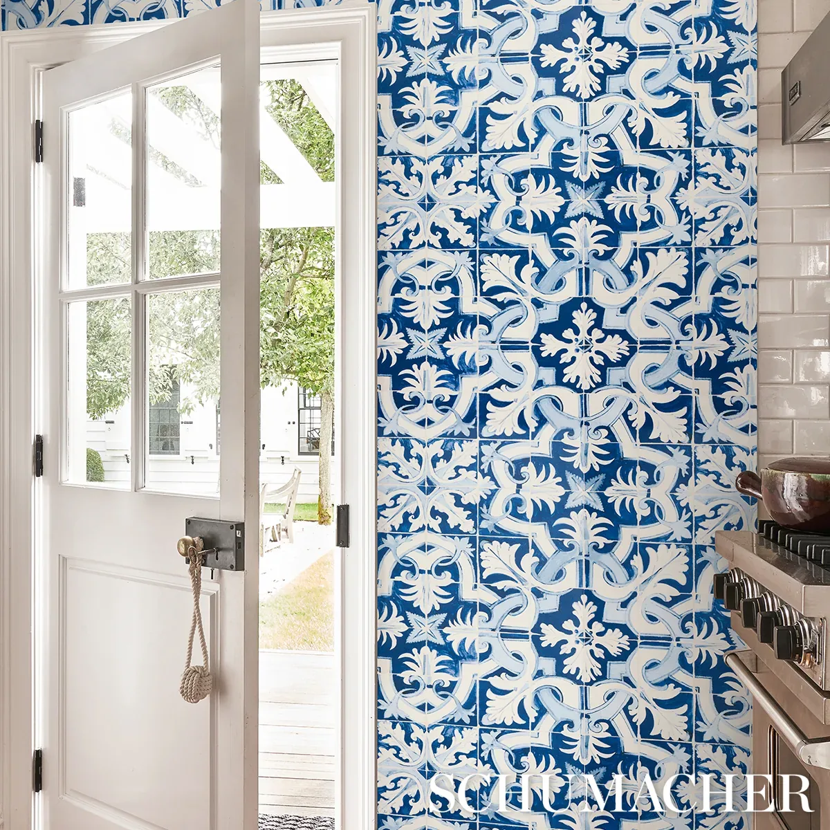 Azulejos AZURE Schumacher Wallpaper wallpaper - SKU 5015120