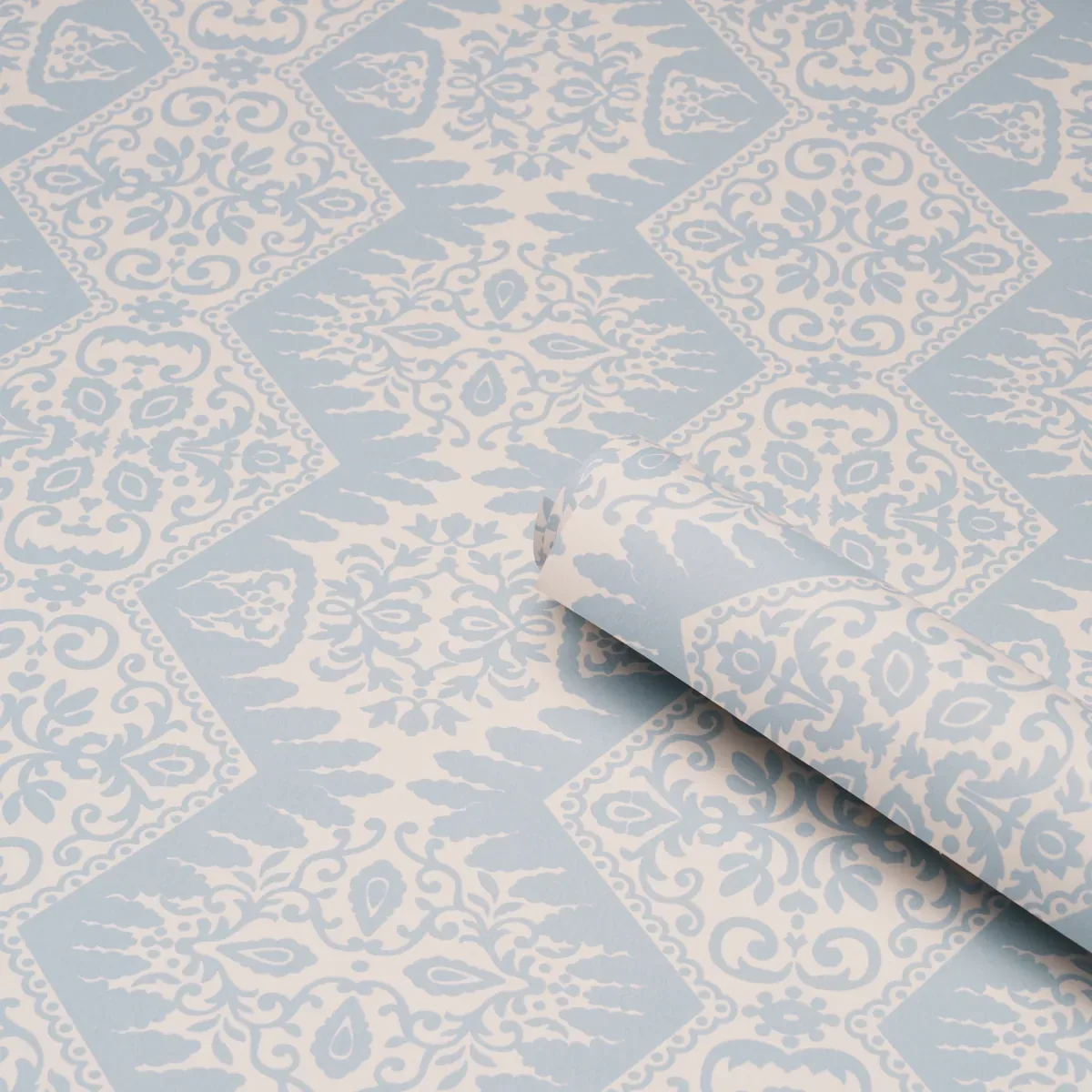 BERKELEY HYDRANGEA Schumacher Wallpaper wallpaper - SKU 5017313