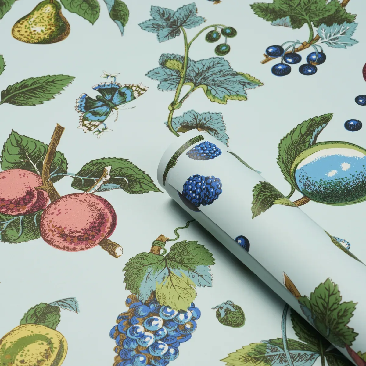 BERRY GROVE - SKY Schumacher Wallpaper | Wallpaper Twins BERRY GROVE SKY Schumacher Wallpaper wallpaper - SKU 5015651