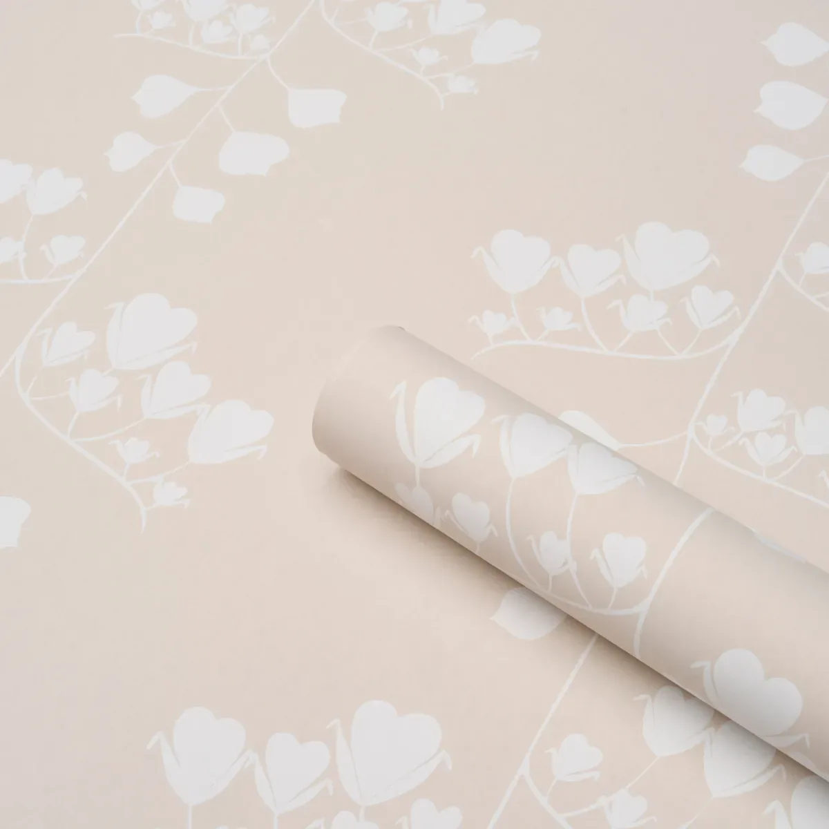 BLEEDING HEARTS - NEUTRAL Schumacher Wallpaper | Wallpaper T BLEEDING HEARTS NEUTRAL Schumacher Wallpaper wallpaper - SKU 5015860