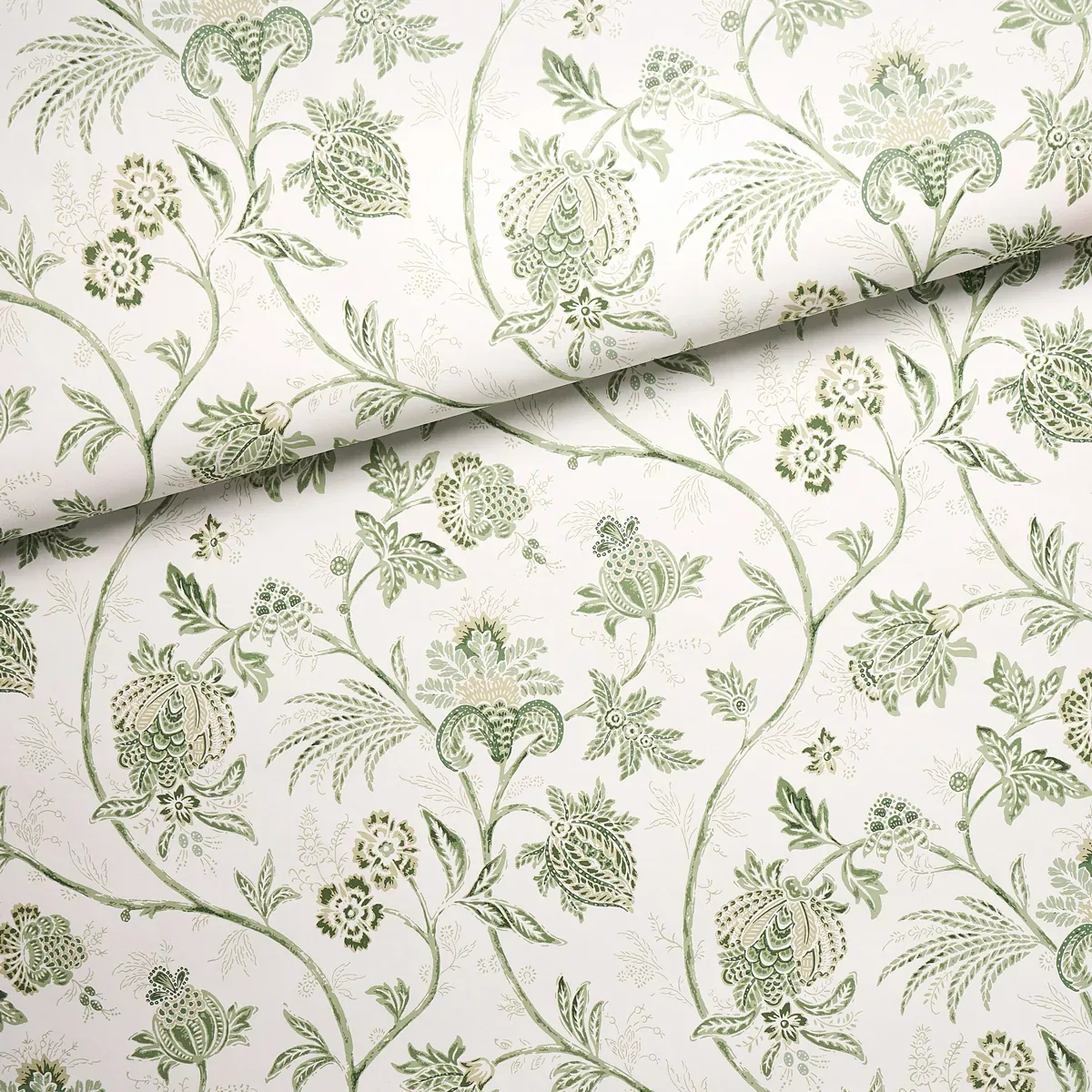 CHINOISERIE VINE - LEAF GREEN Schumacher Wallpaper | Wallpap CHINOISERIE VINE LEAF GREEN Schumacher Wallpaper wallpaper - SKU 5014351