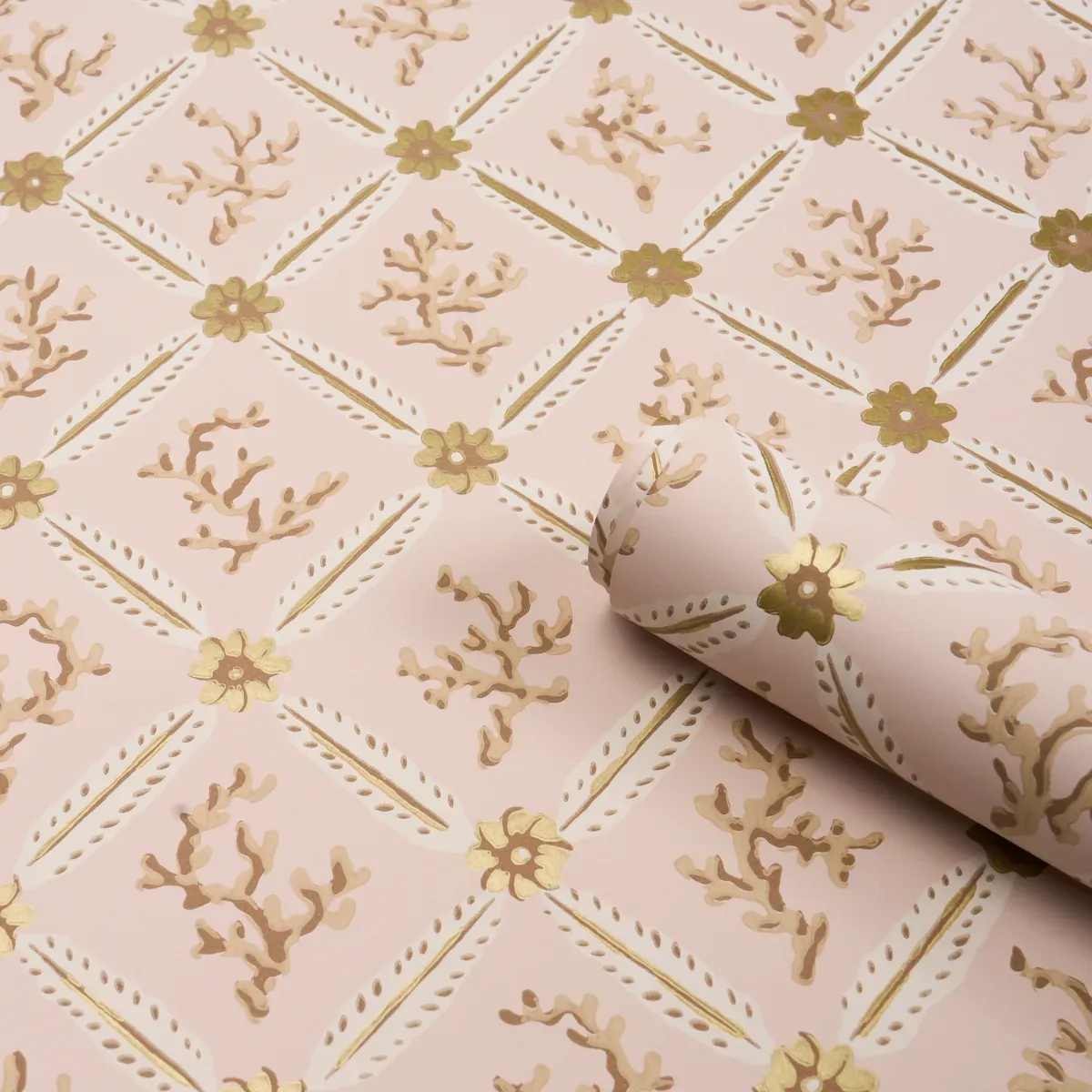CORAIL LEAF TRELLIS - BLUSH Schumacher Wallpaper | Wallpaper CORAIL LEAF TRELLIS BLUSH Schumacher Wallpaper wallpaper - SKU 5016642