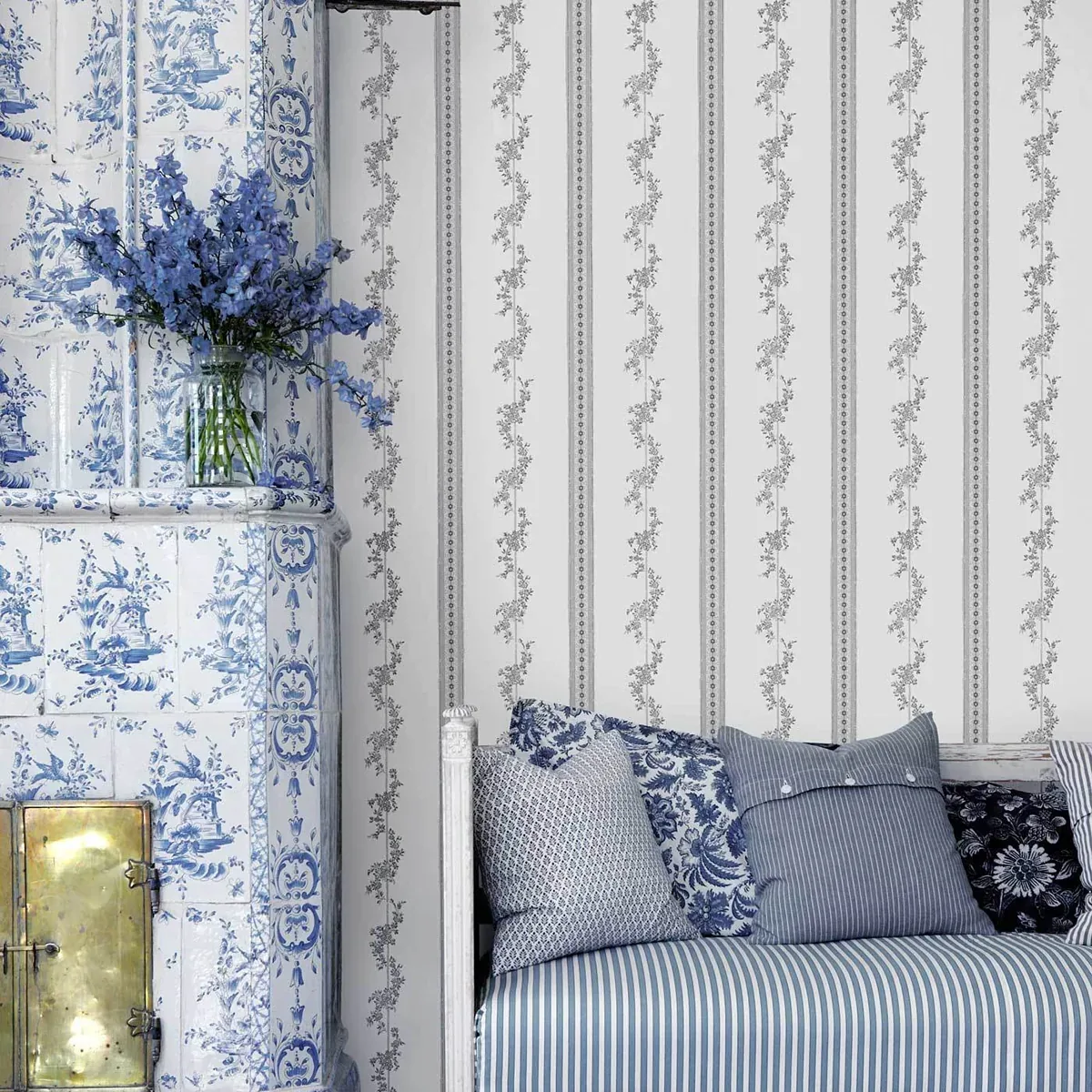 DROTTNINGHOLM GREY Schumacher Wallpaper wallpaper - SKU 4508