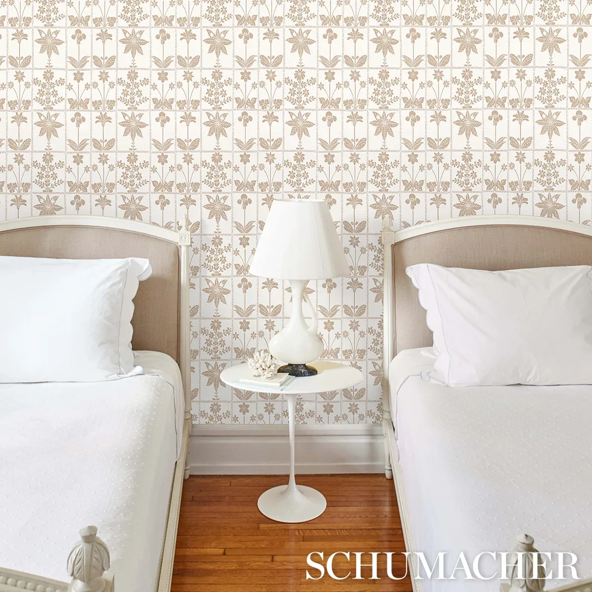 GEORGIA WILDFLOWERS - NEUTRAL Schumacher Wallpaper | Wallpap GEORGIA WILDFLOWERS NEUTRAL Schumacher Wallpaper wallpaper - SKU 5014821