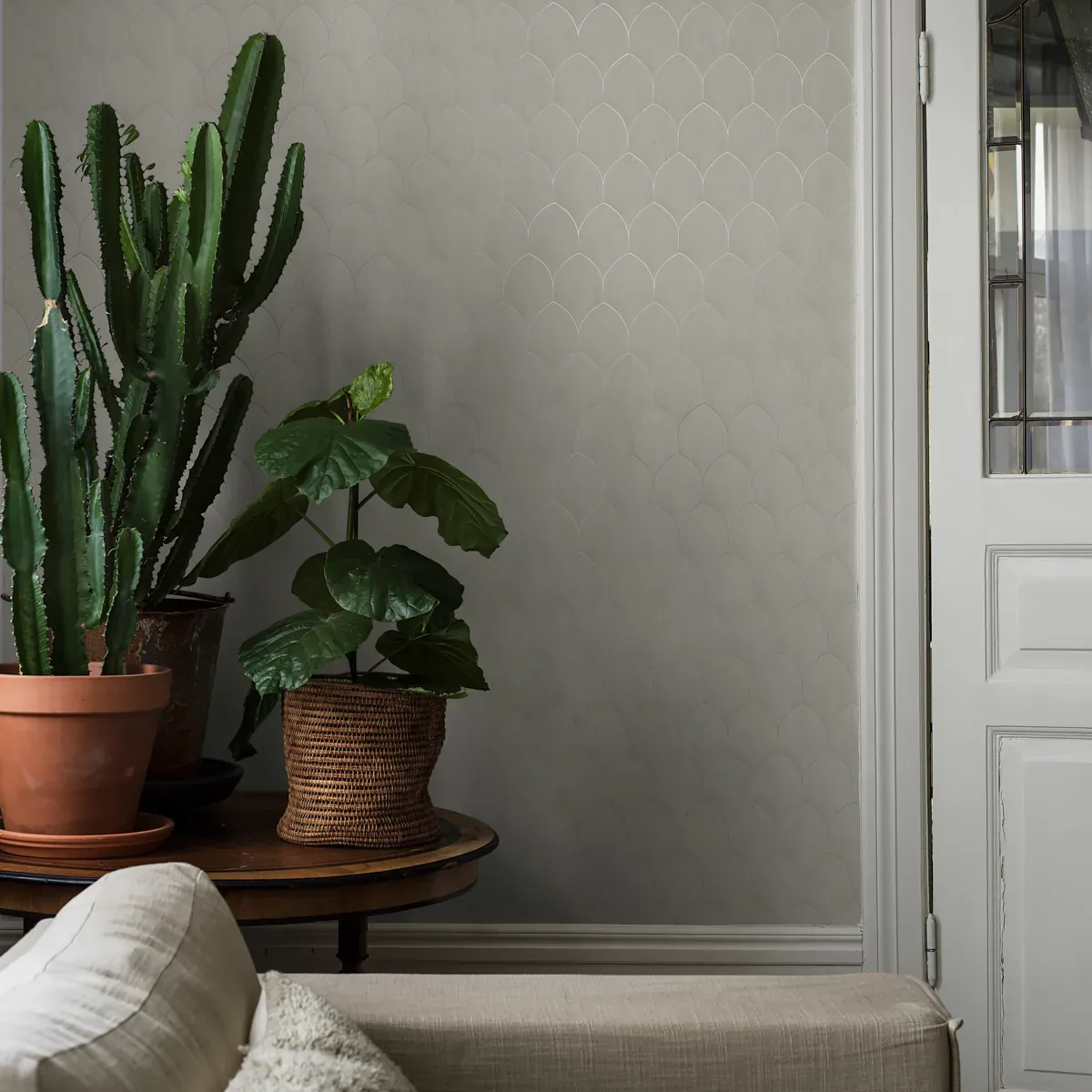GOLDEN ARCHES STONE AND GOLD Schumacher Wallpaper wallpaper - SKU 4274