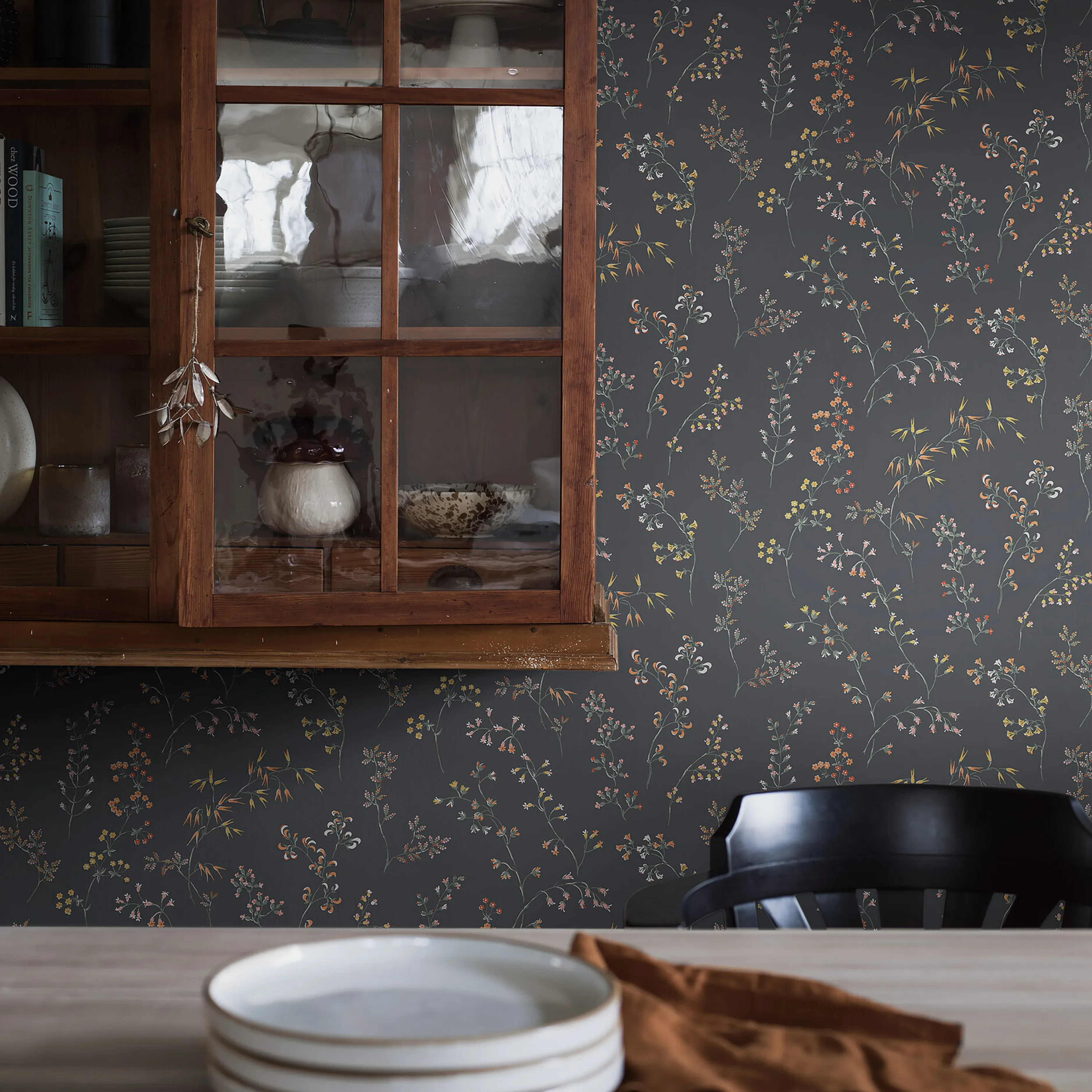 GRÅÄNG - CHARCOAL Schumacher Wallpaper | Wallpaper Twins GRÅÄNG CHARCOAL Schumacher Wallpaper wallpaper - SKU 2004