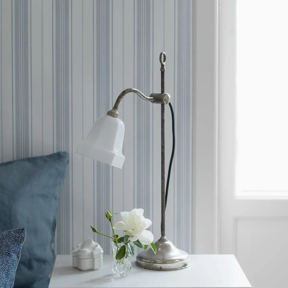 HAMNSKÄR STRIPE - BLUES Schumacher Wallpaper | Wallpaper Twi HAMNSKÄR STRIPE BLUES Schumacher Wallpaper wallpaper - SKU 8875