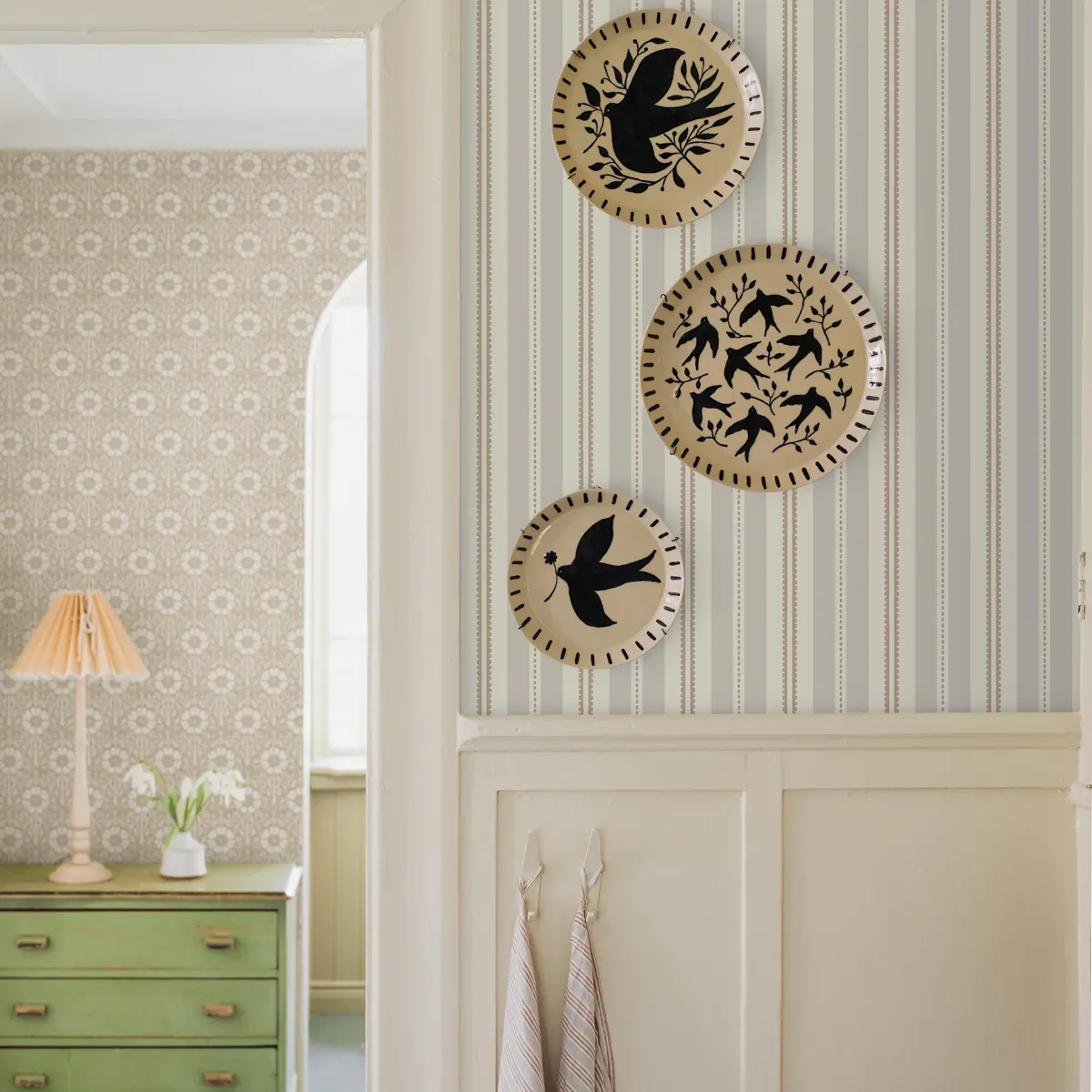 HEDDA - STONE AND TAUPE Schumacher Wallpaper | Wallpaper Twi HEDDA STONE AND TAUPE Schumacher Wallpaper wallpaper - SKU 5818