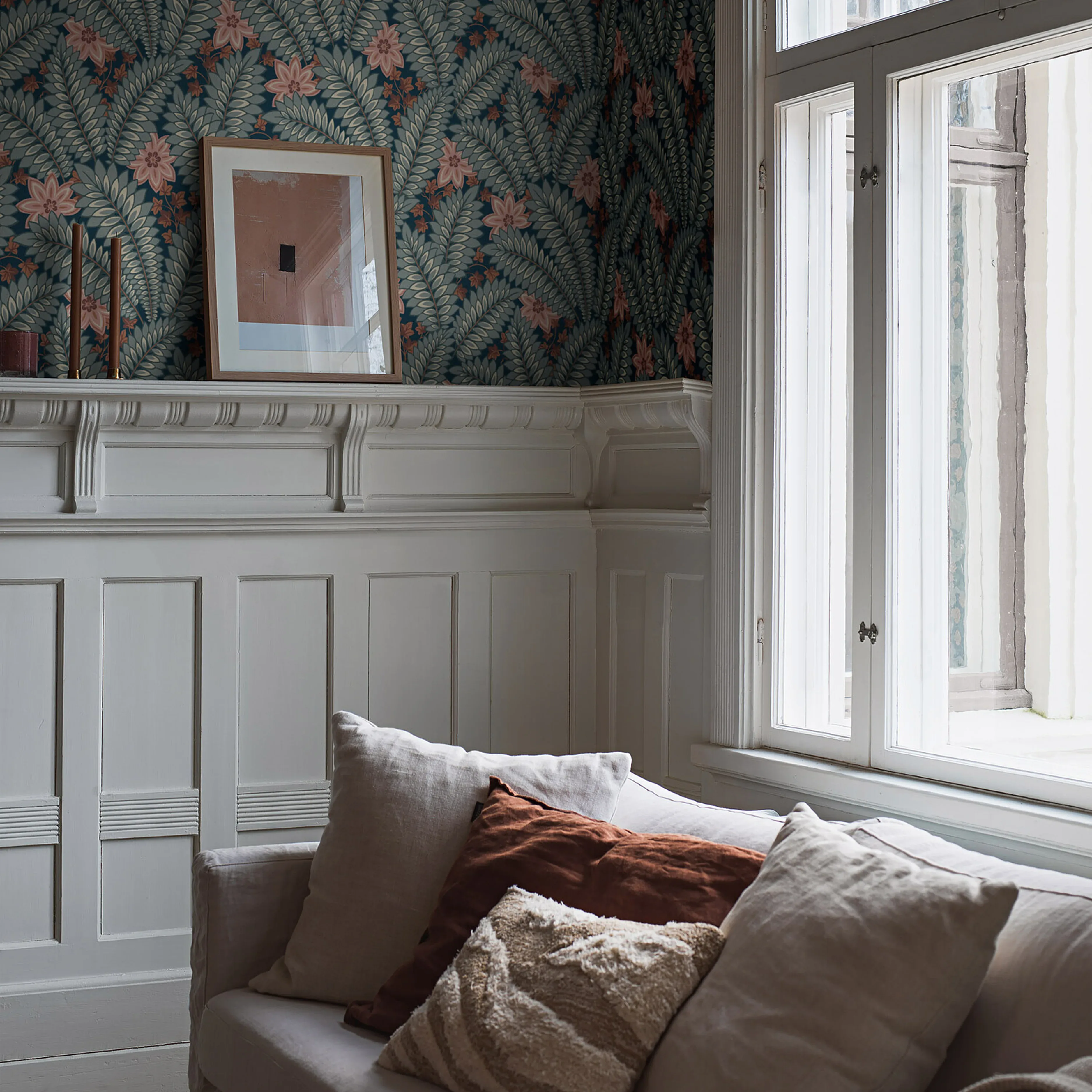 HIDDEN IVY - BLUE Schumacher Wallpaper | Wallpaper Twins HIDDEN IVY BLUE Schumacher Wallpaper wallpaper - SKU 2251