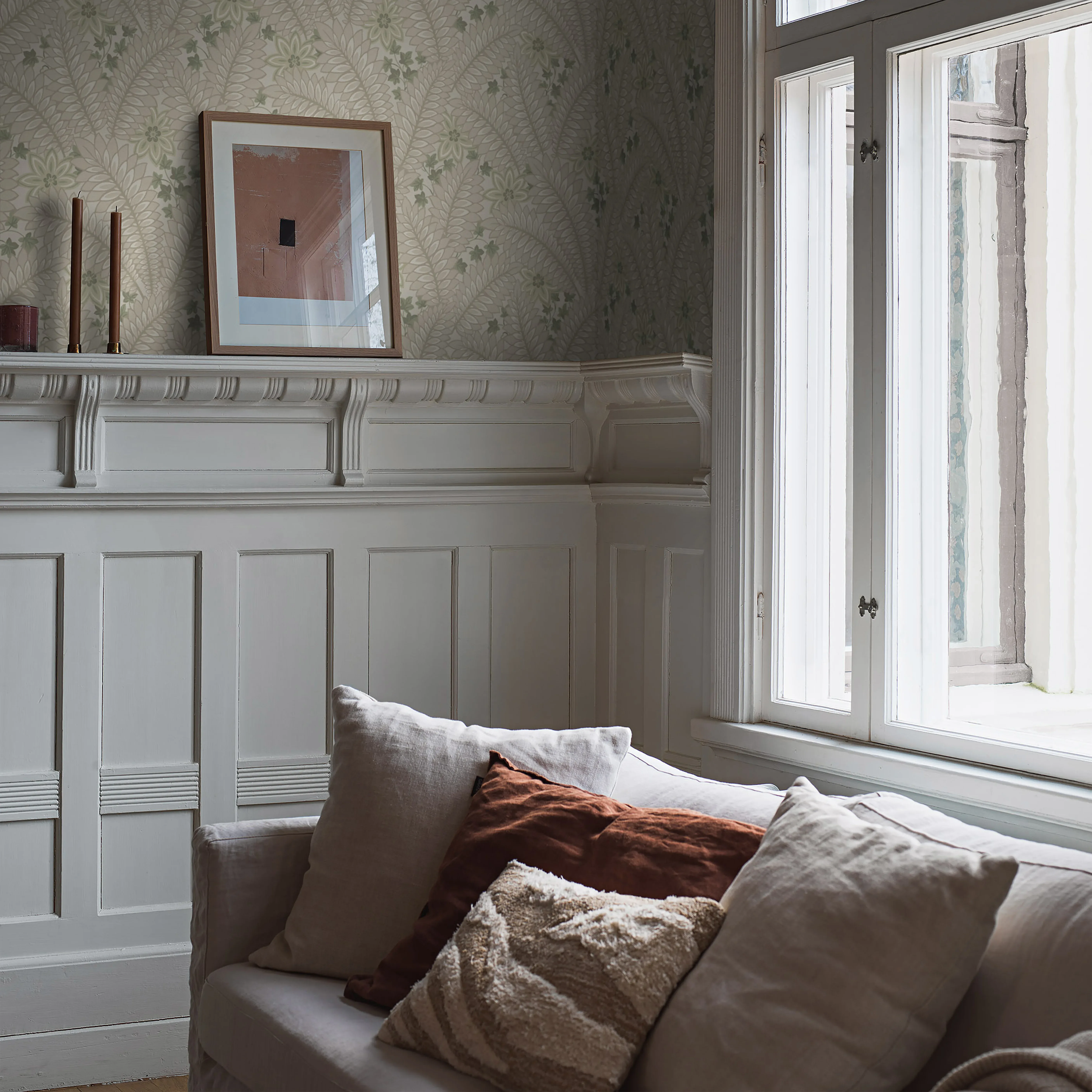 HIDDEN IVY - PARCHMENT Schumacher Wallpaper | Wallpaper Twin HIDDEN IVY PARCHMENT Schumacher Wallpaper wallpaper - SKU 2252