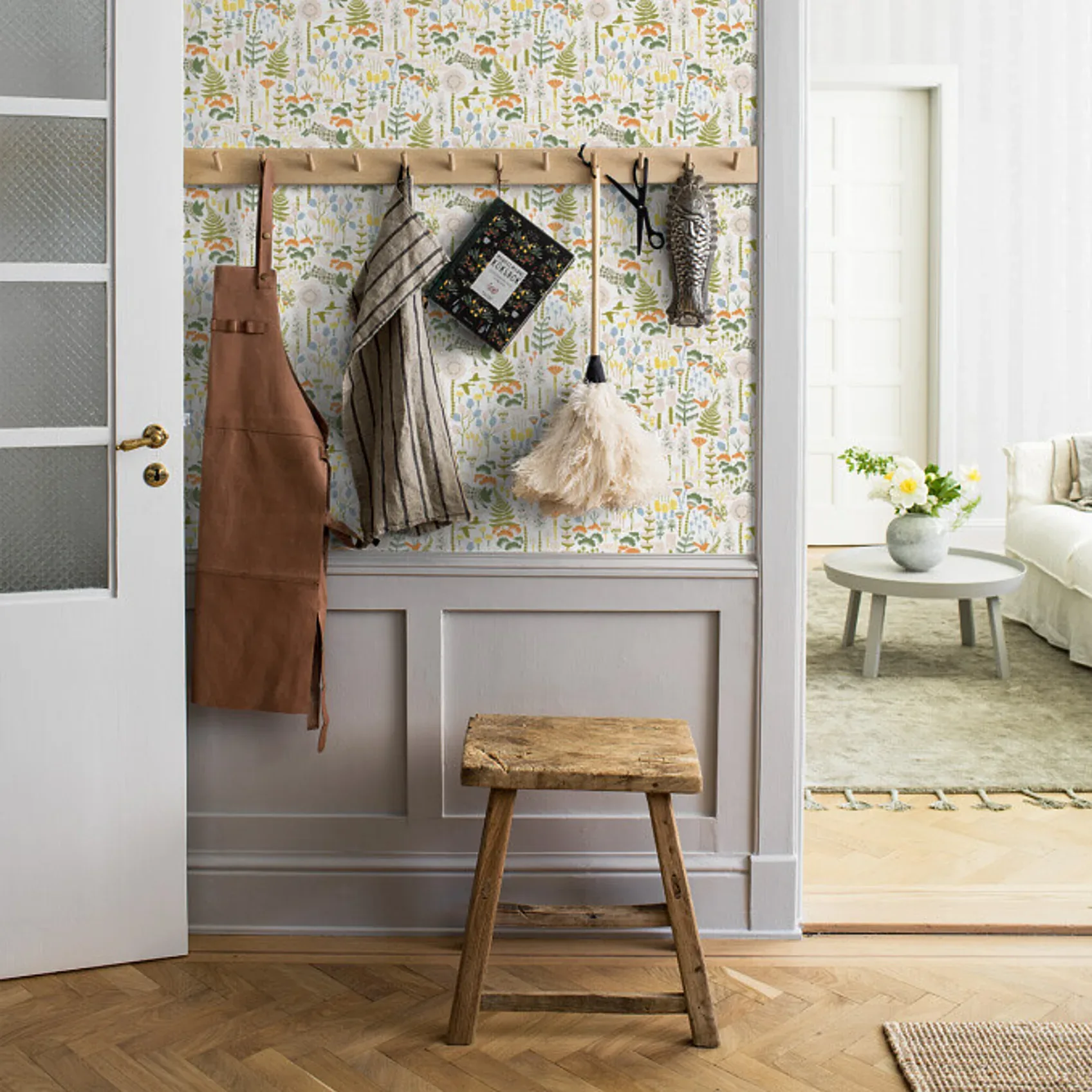 HOPPMOSSE - IVORY AND MULTI Schumacher Wallpaper | Wallpaper HOPPMOSSE IVORY AND MULTI Schumacher Wallpaper wallpaper - SKU 1450